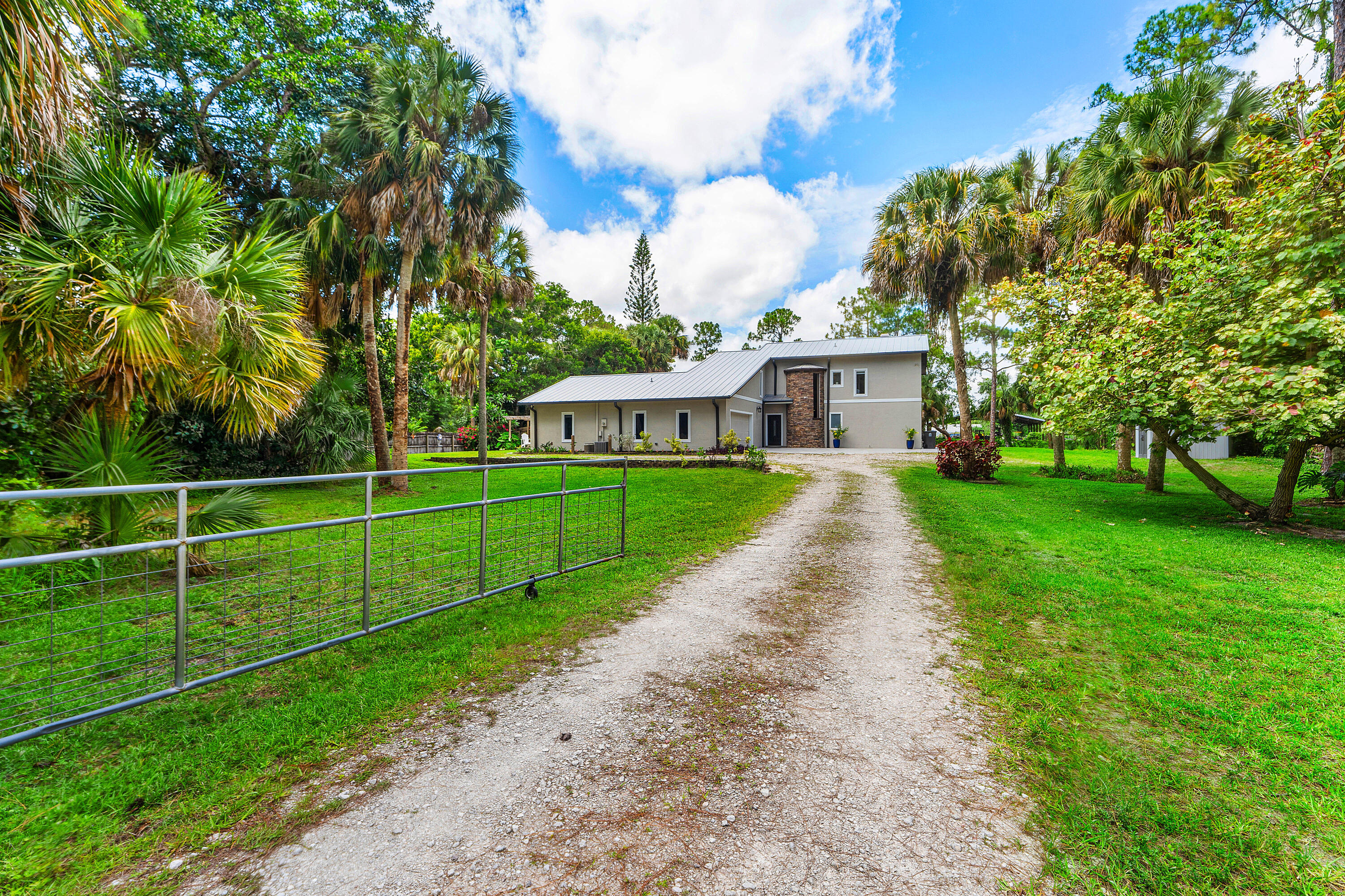 Foto de propiedad en 9743 169th Court N, Jupiter, FL 33478 Jupiter con MLS# 