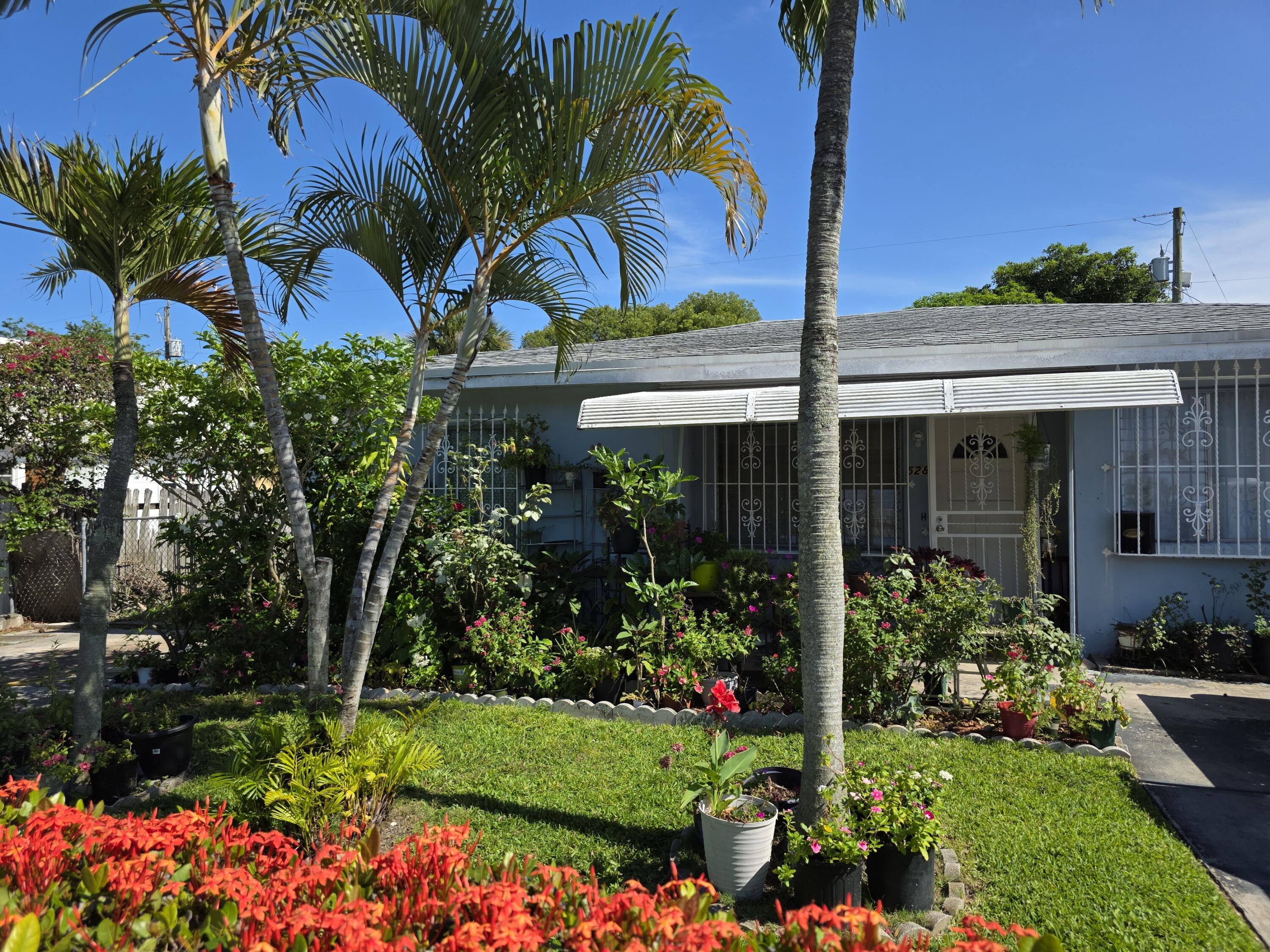 Foto de propiedad en 528 49th Street, West Palm Beach, FL 33407 West Palm Beach con MLS# 