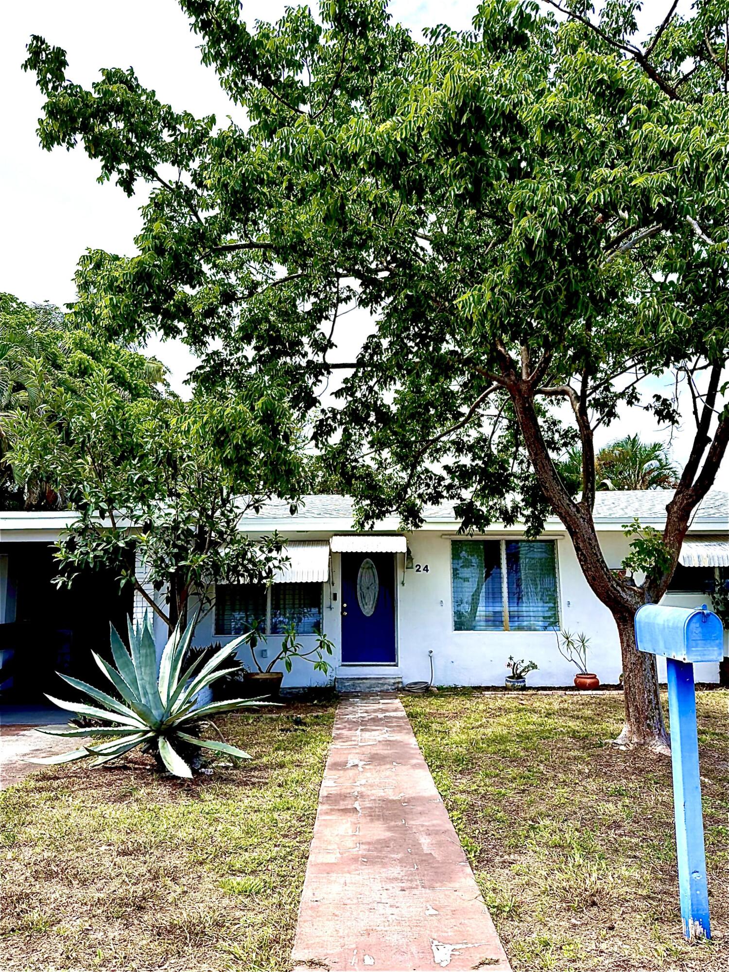 Foto de propiedad en 24 SW 12th Street, Dania Beach, FL 33004 Dania Beach con MLS# 