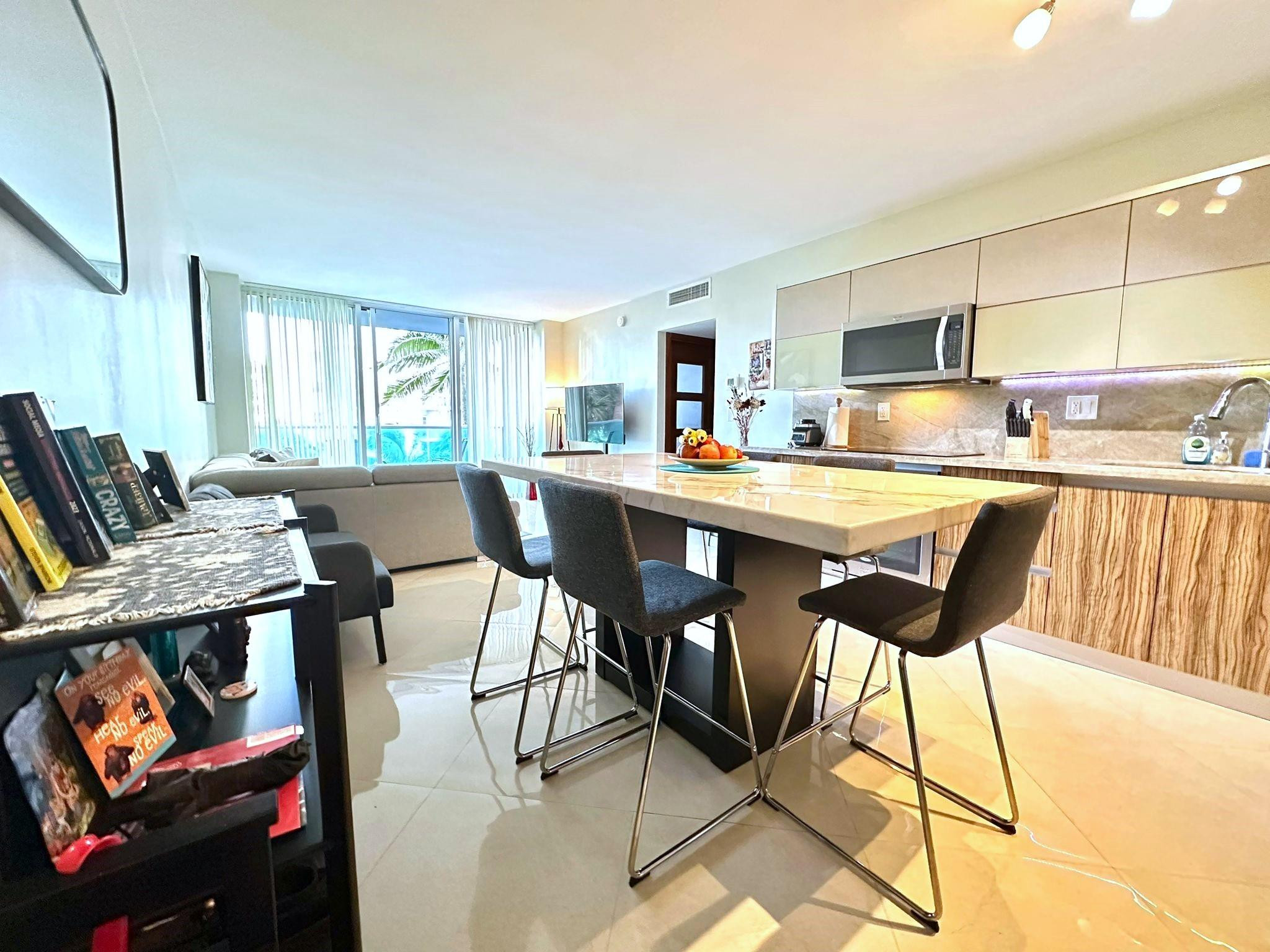 Foto de propiedad en 4001 S Ocean Drive 3h, Hollywood, FL 33019 Hollywood con MLS# 