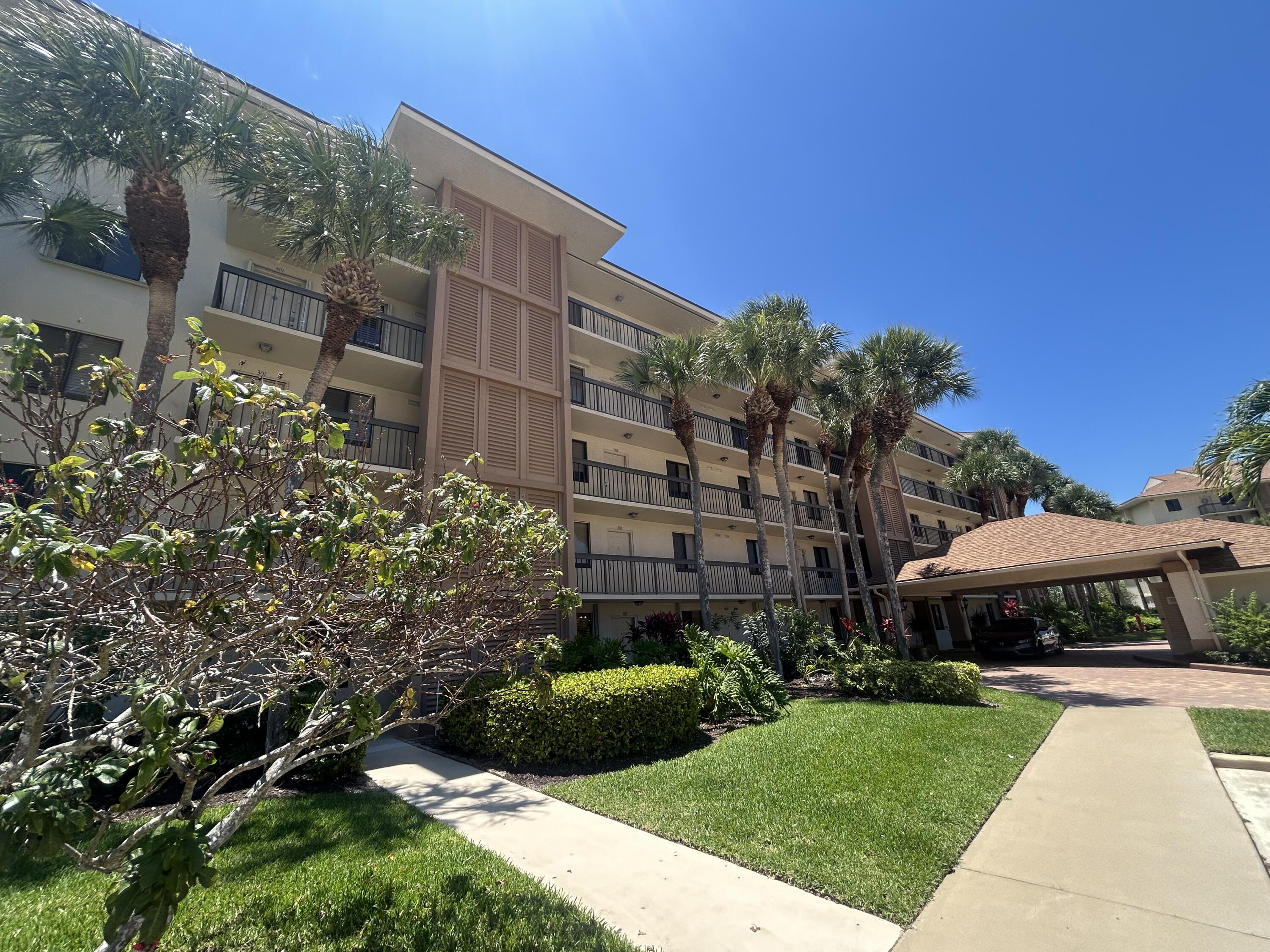 Foto de propiedad en 1901 Marina Isle Way 302, Jupiter, FL 33477 Jupiter con MLS# 