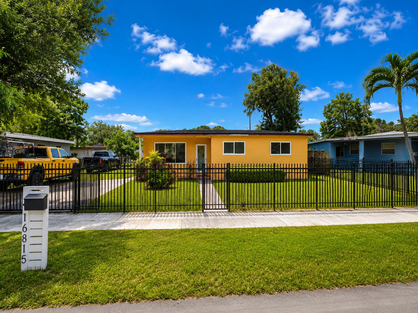 Foto de propiedad en 16815 NW 24th Court, Miami Gardens, FL 33056 Miami Gardens con MLS# 