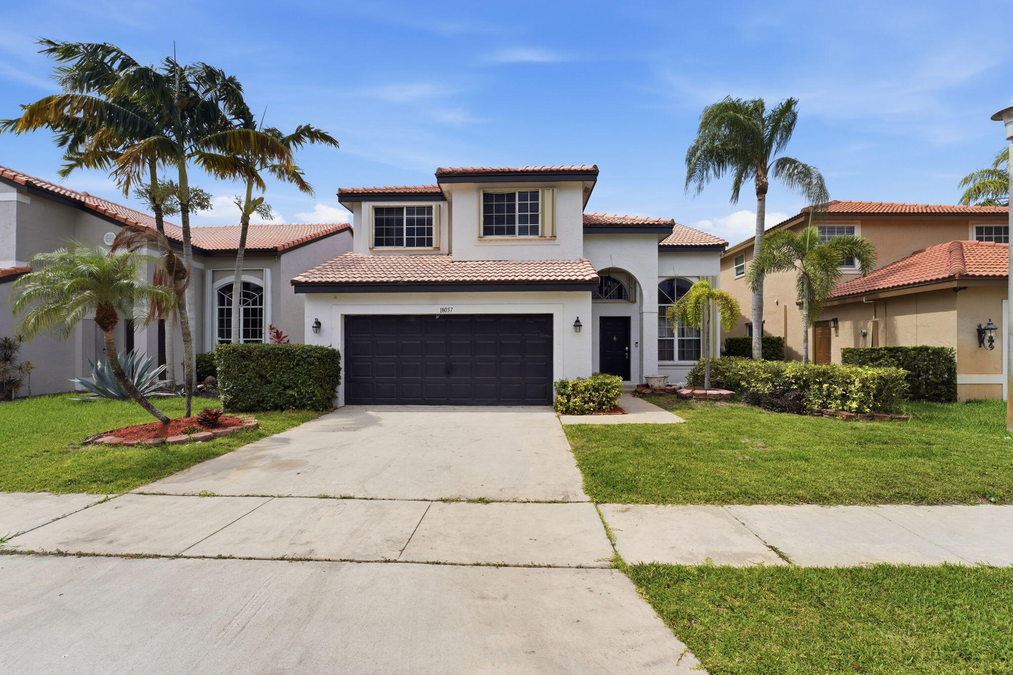 Foto de propiedad en 18057 SW 12th Court, Pembroke Pines, FL 33029 Pembroke Pines con MLS# 