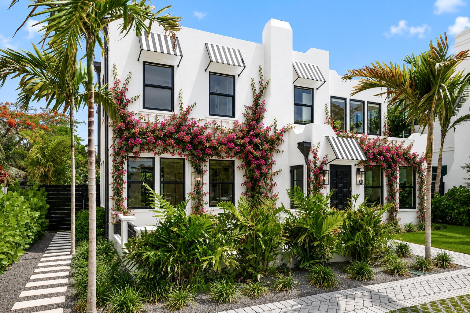 Foto de propiedad en 317 Greymon Drive, West Palm Beach, FL 33405 West Palm Beach con MLS# 