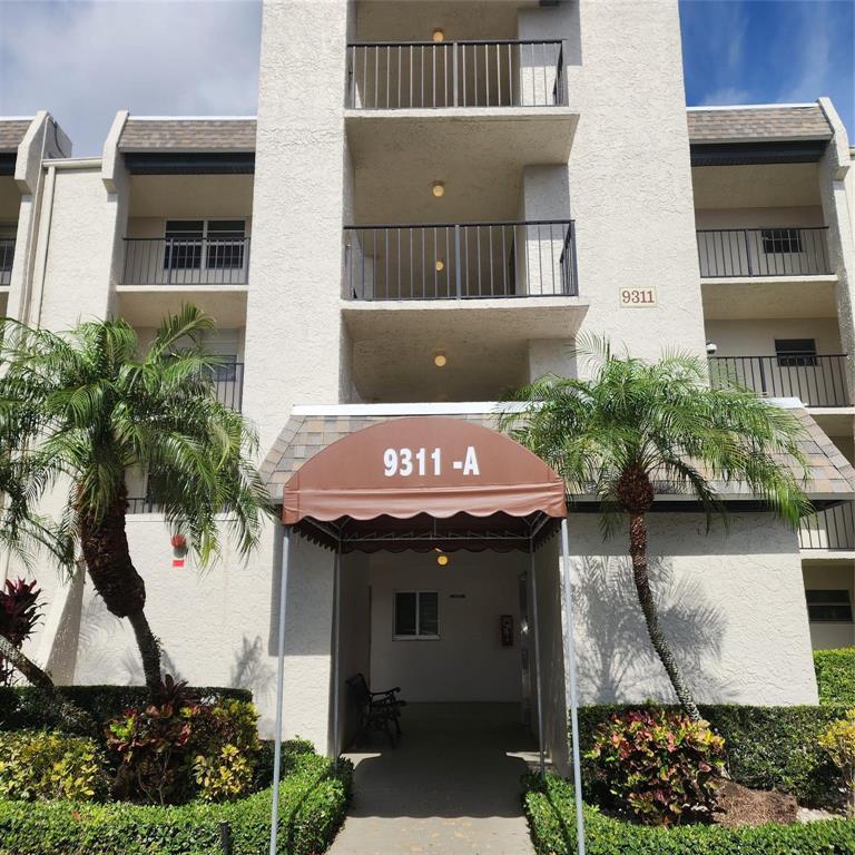 Foto de propiedad en 9311 Orange Grove Drive 114, Davie, FL 33324 Davie con MLS# 
