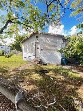 Foto de propiedad en 6312 NW 17th Avenue, Miami, FL 33147 Miami con MLS# 