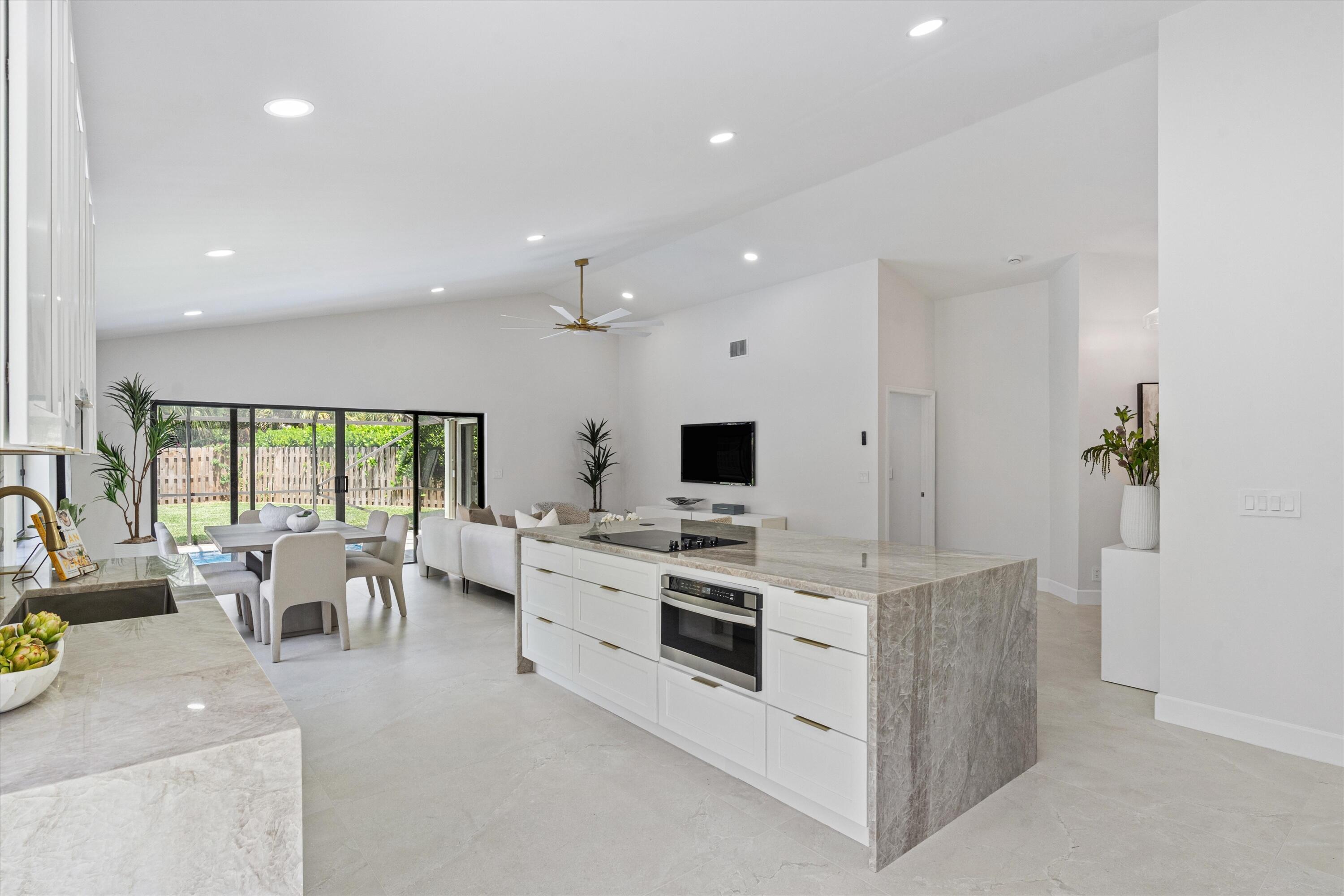 Foto de propiedad en 13151 Crisa Drive, Palm Beach Gardens, FL 33410 Palm Beach Gardens con MLS# 