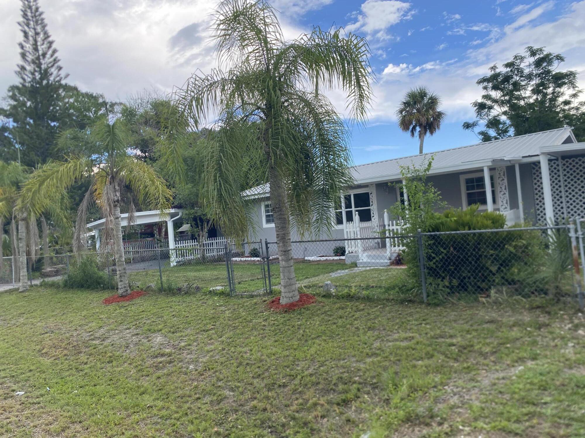 Foto de propiedad en 1788 SW 8th Street, Okeechobee, FL 34974 Okeechobee con MLS# 