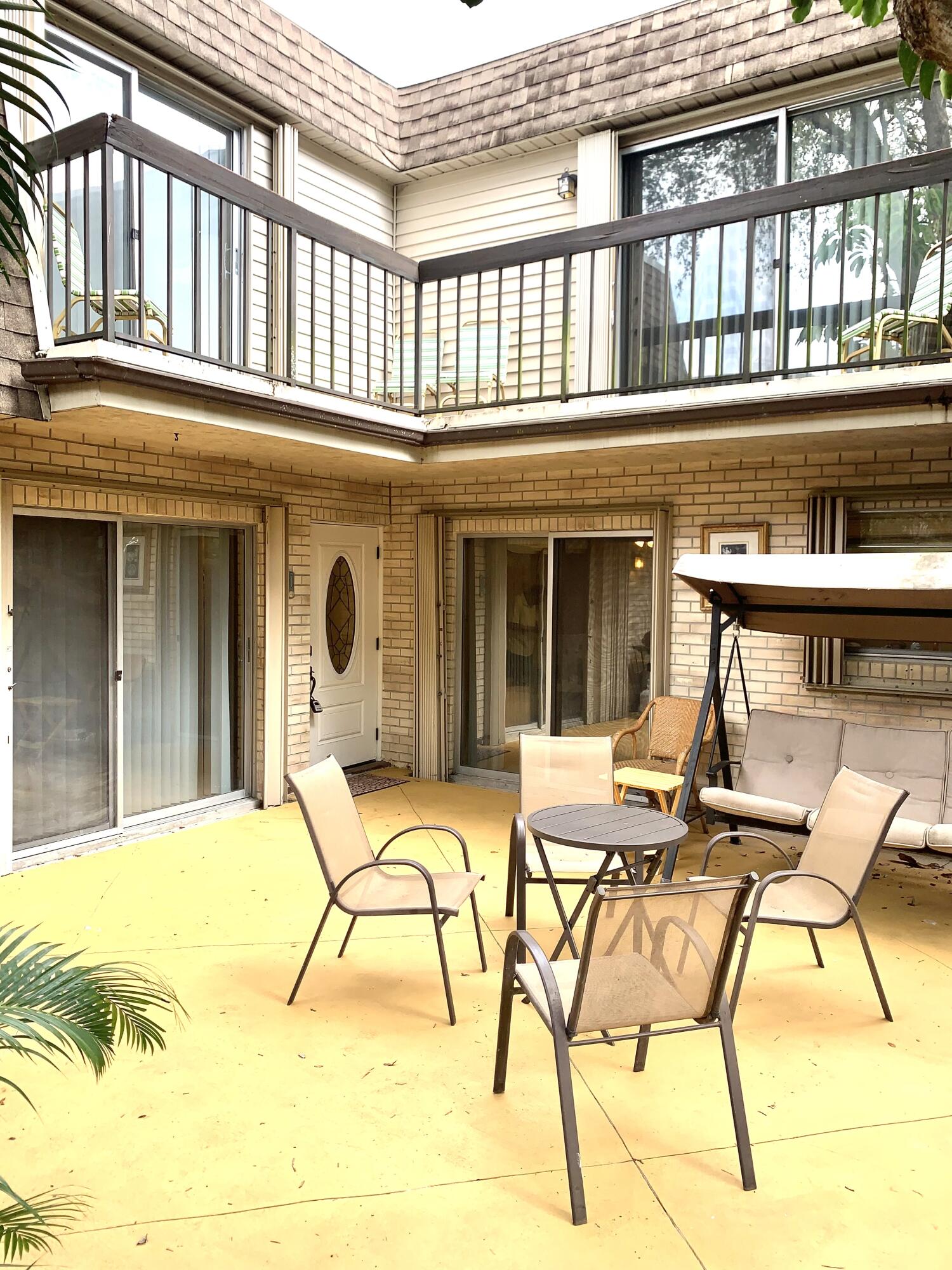 Foto de propiedad en 8115 SW 24 Th St 27d, North Lauderdale, FL 33068 North Lauderdale con MLS# 