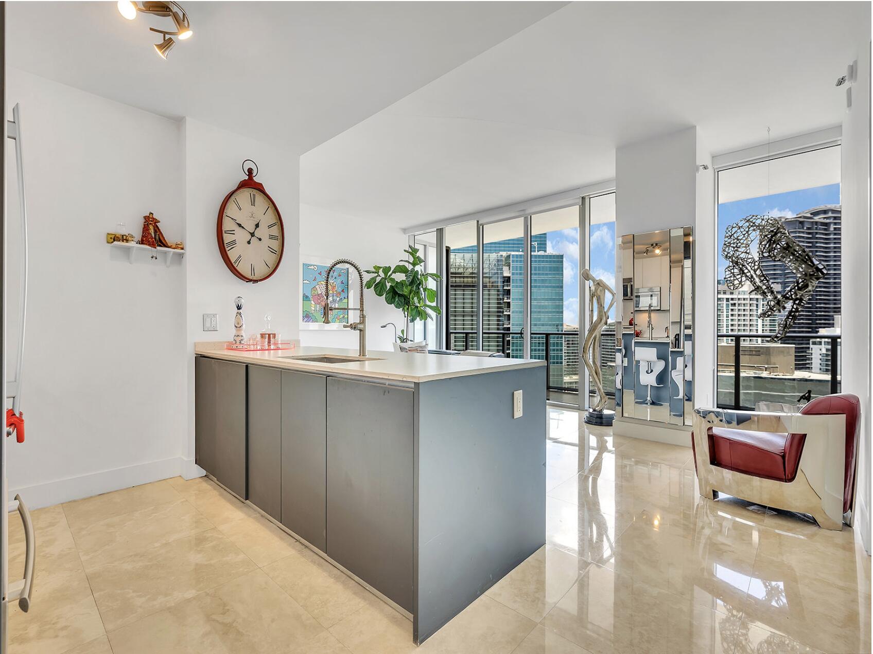 Foto de propiedad en 1300 Brickell Bay Drive 3900, Miami, FL 33131 Miami con MLS#