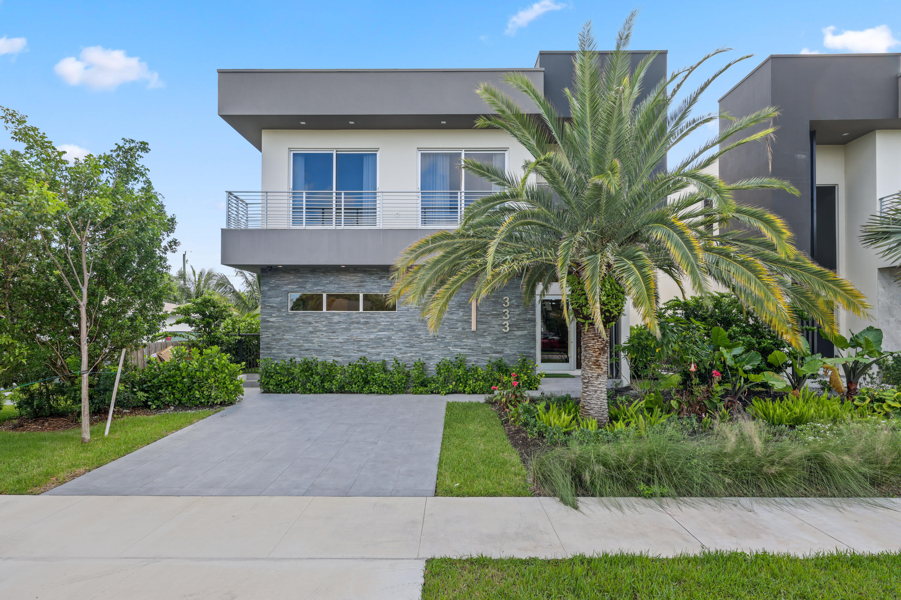 Foto de propiedad en 333 S Swinton Avenue, Delray Beach, FL 33444 Delray Beach con MLS# 