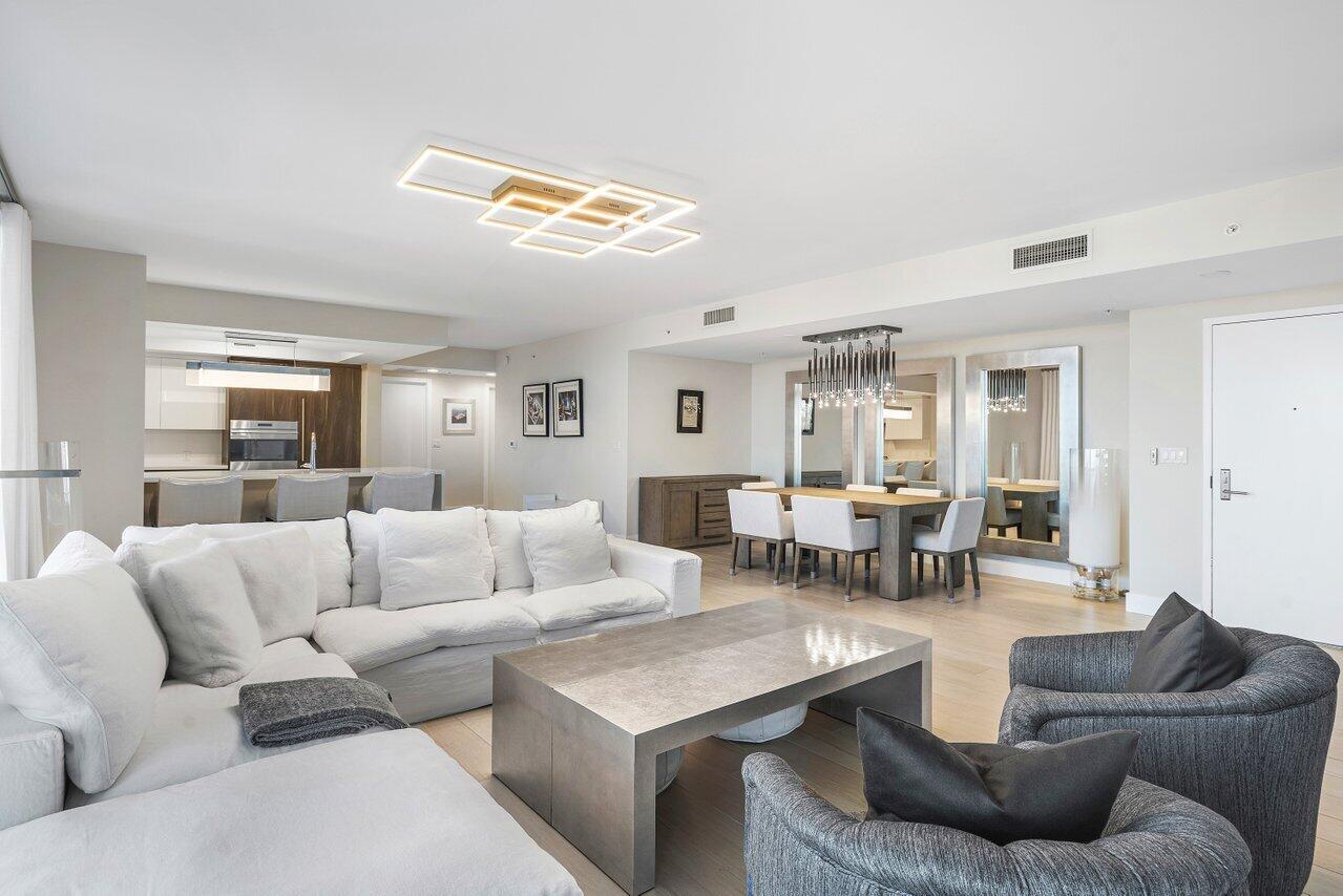 Foto de propiedad en 1180 N Federal Highway 707, Fort Lauderdale, FL 33304 Fort Lauderdale con MLS# 