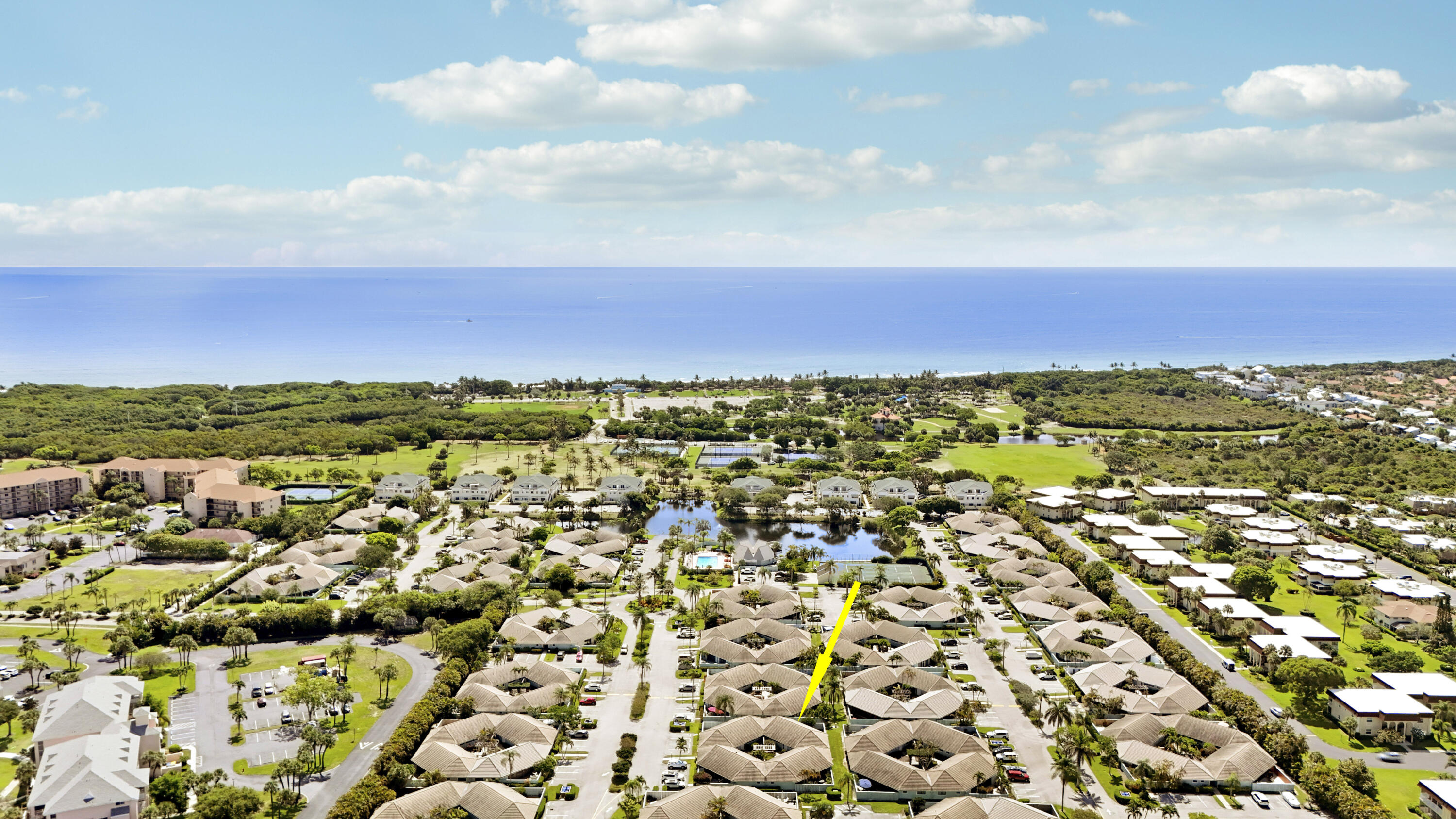 Foto de propiedad en 1127 E Seminole Avenue 15b, Jupiter, FL 33477 Jupiter con MLS# 