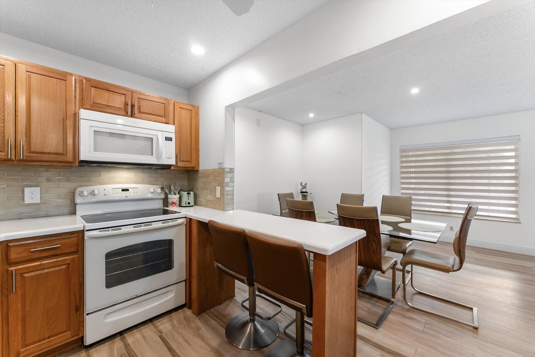 Foto de propiedad en 421 Pine Glen Lane A2, Greenacres, FL 33463 Greenacres con MLS# 