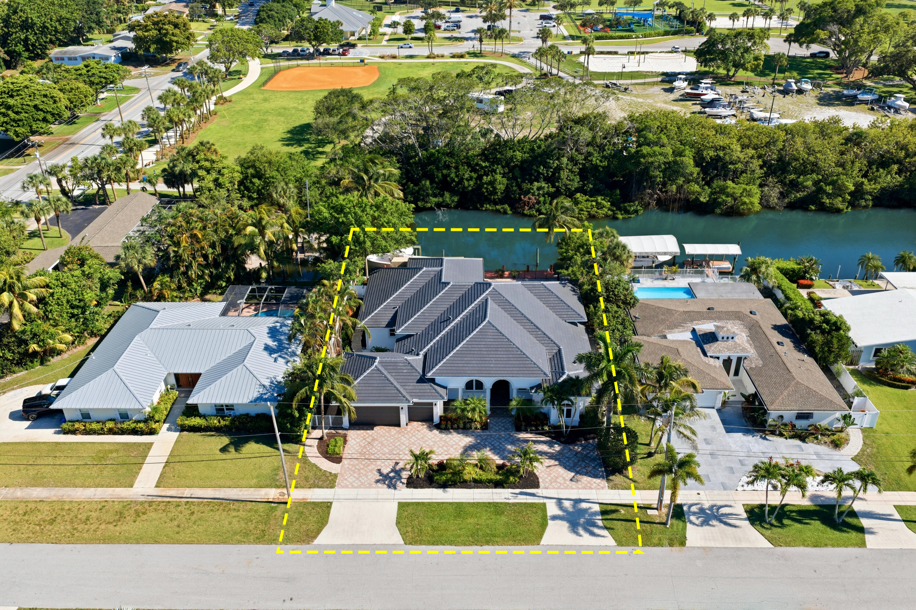 Foto de propiedad en 608 Inlet Road, North Palm Beach, FL 33408 North Palm Beach con MLS# 