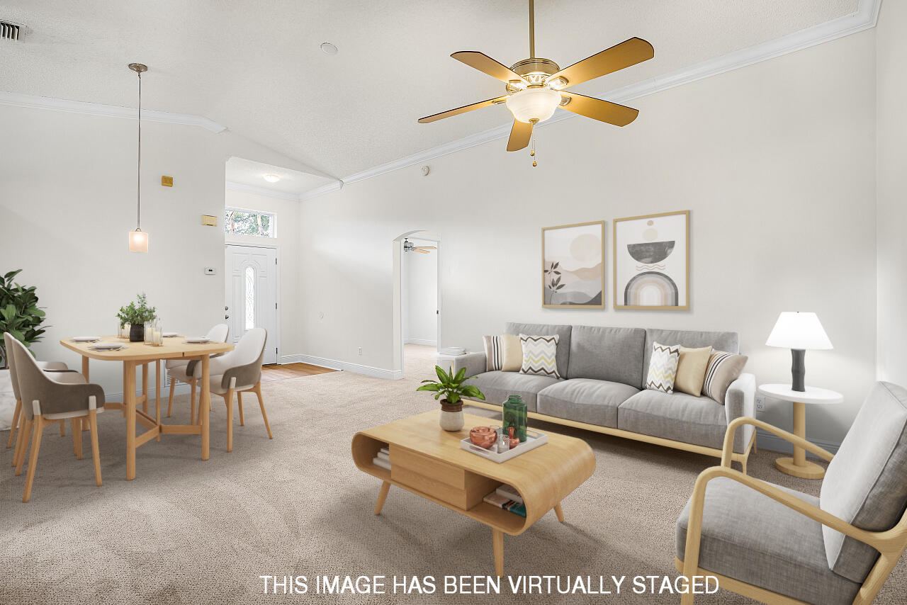 Foto de propiedad en 966 E 13th Square, Vero Beach, FL 32960 Vero Beach con MLS# 
