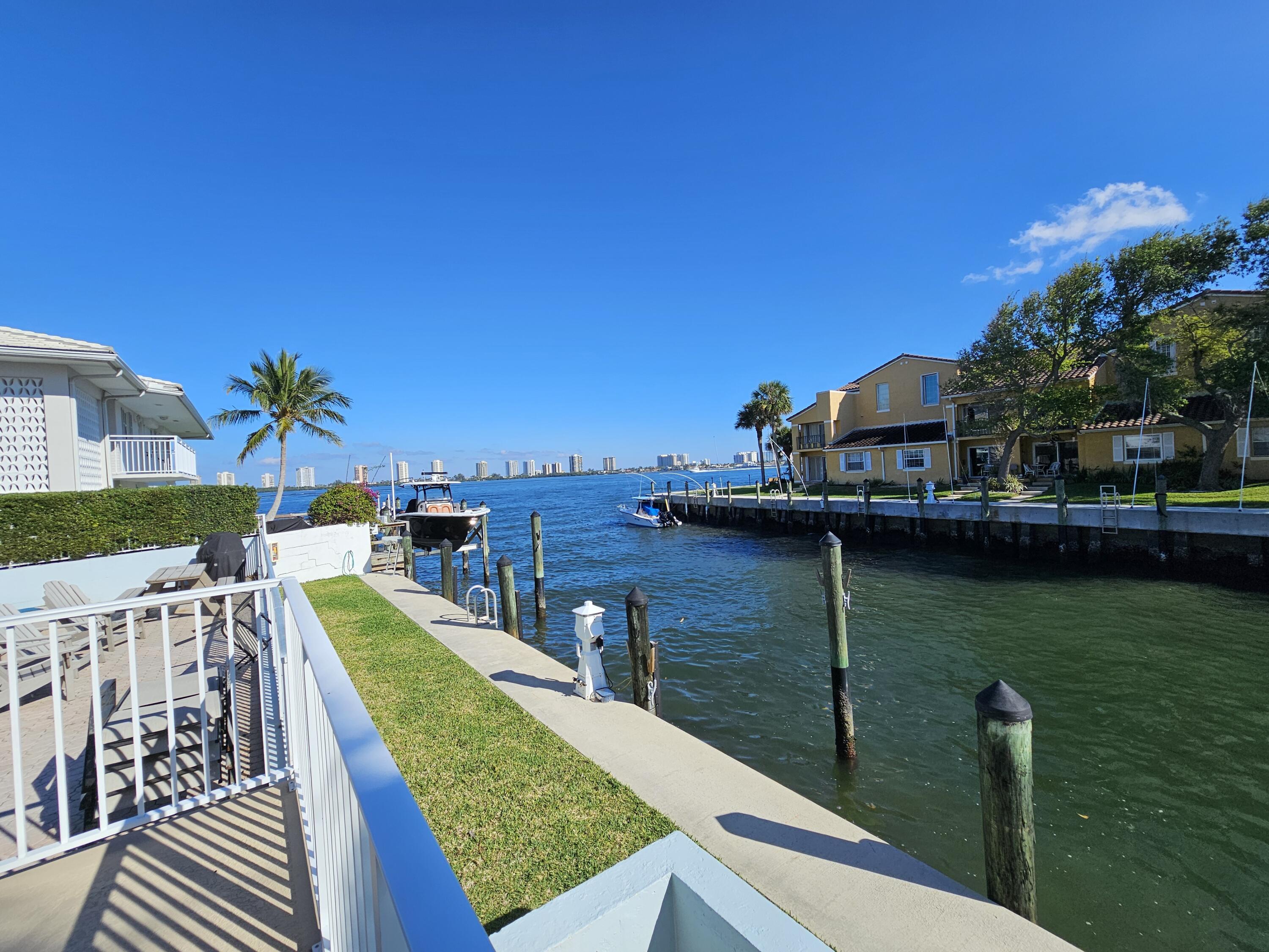 Foto de propiedad en 120 Lehane Terrace 109, North Palm Beach, FL 33408 North Palm Beach con MLS# 