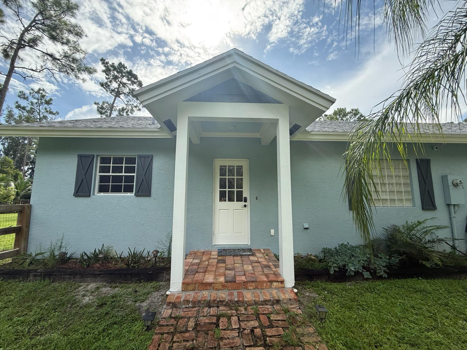 Foto de propiedad en 15831 N 44th St Street N, Loxahatchee Groves, FL 33470 Loxahatchee Groves con MLS# 