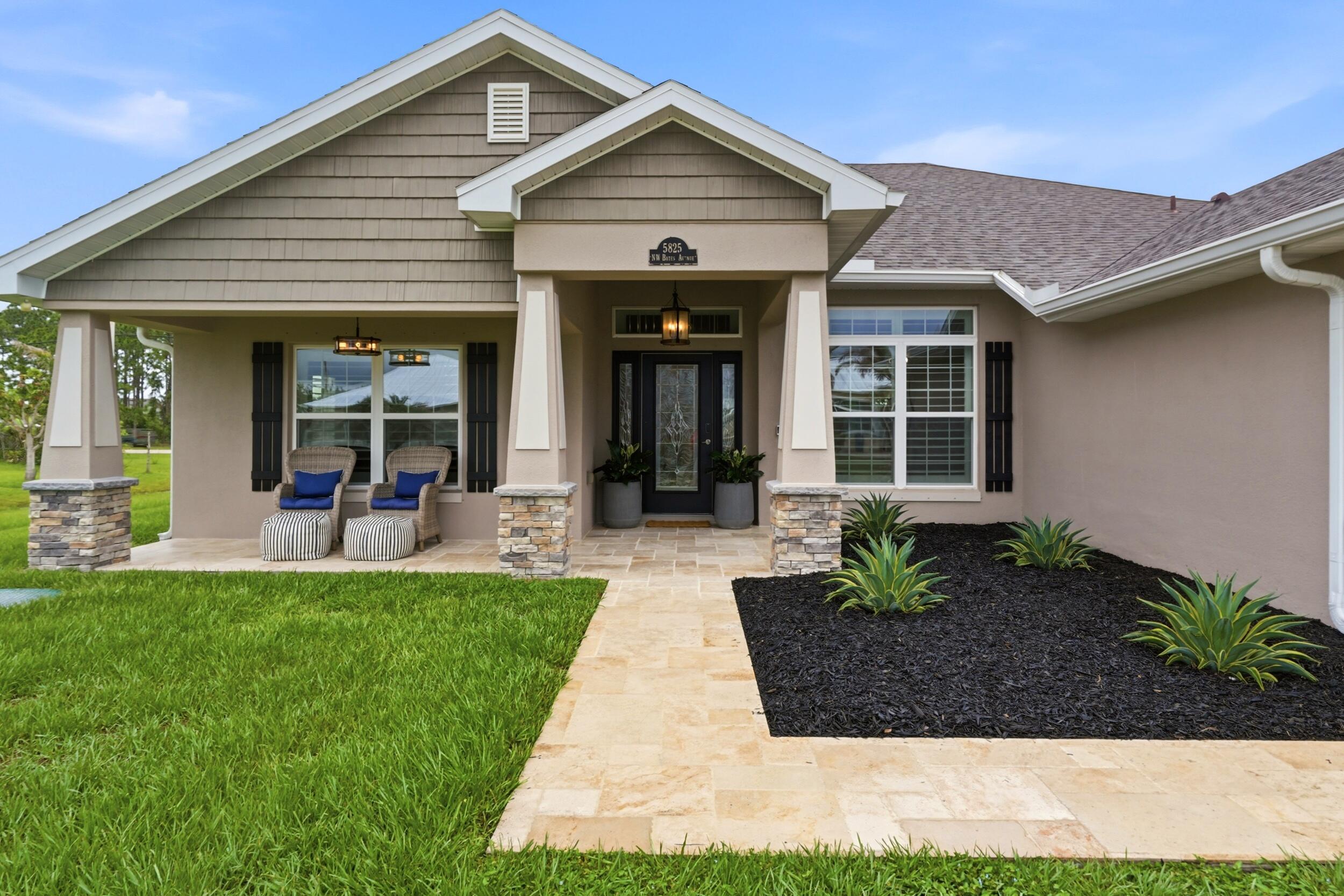 Foto de propiedad en 5825 NW Bates Avenue, Port St. Lucie, FL 34986 Port St. Lucie con MLS# 