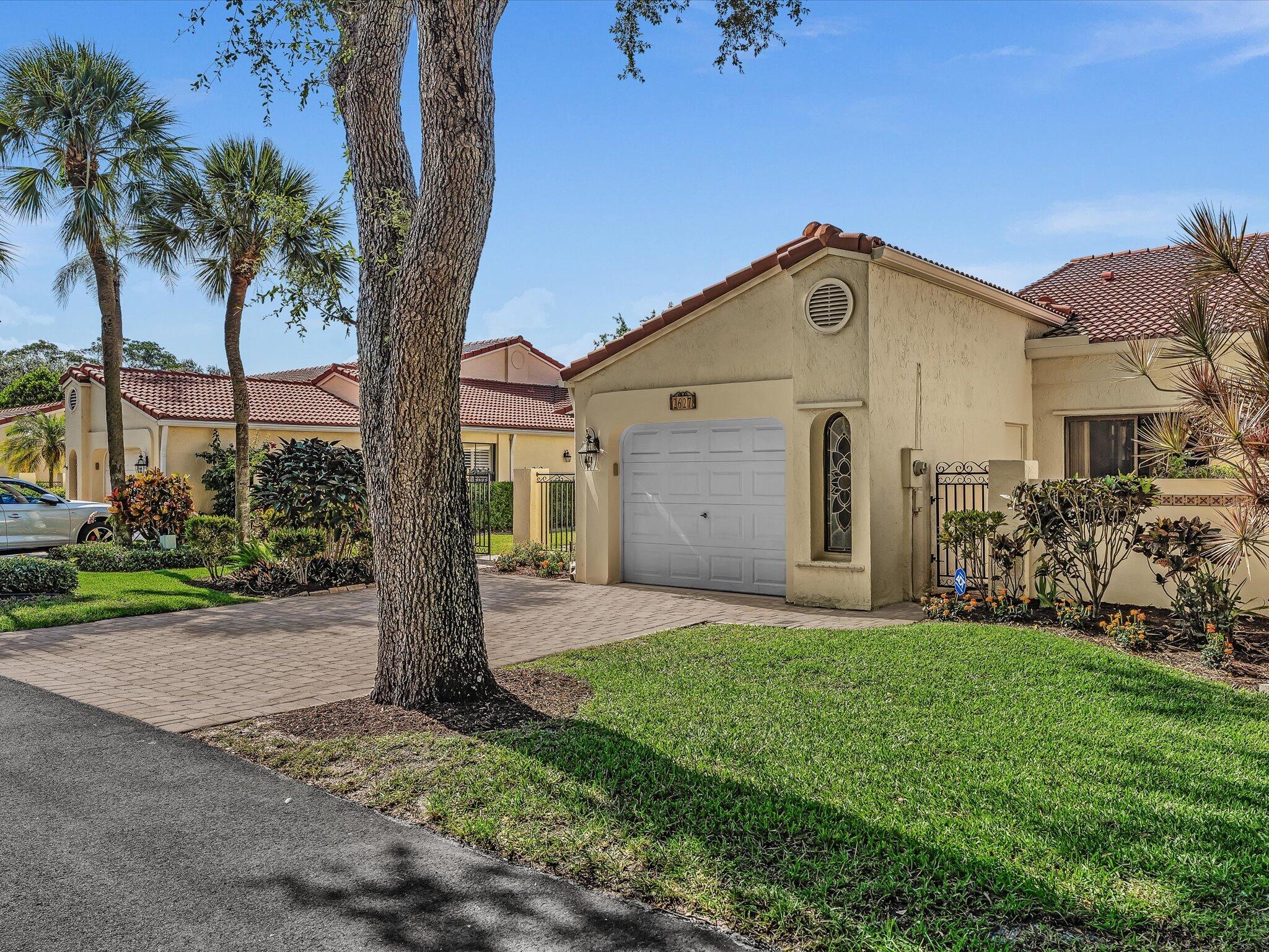 Foto de propiedad en 2627 Emerald Way N, Deerfield Beach, FL 33442 Deerfield Beach con MLS# 
