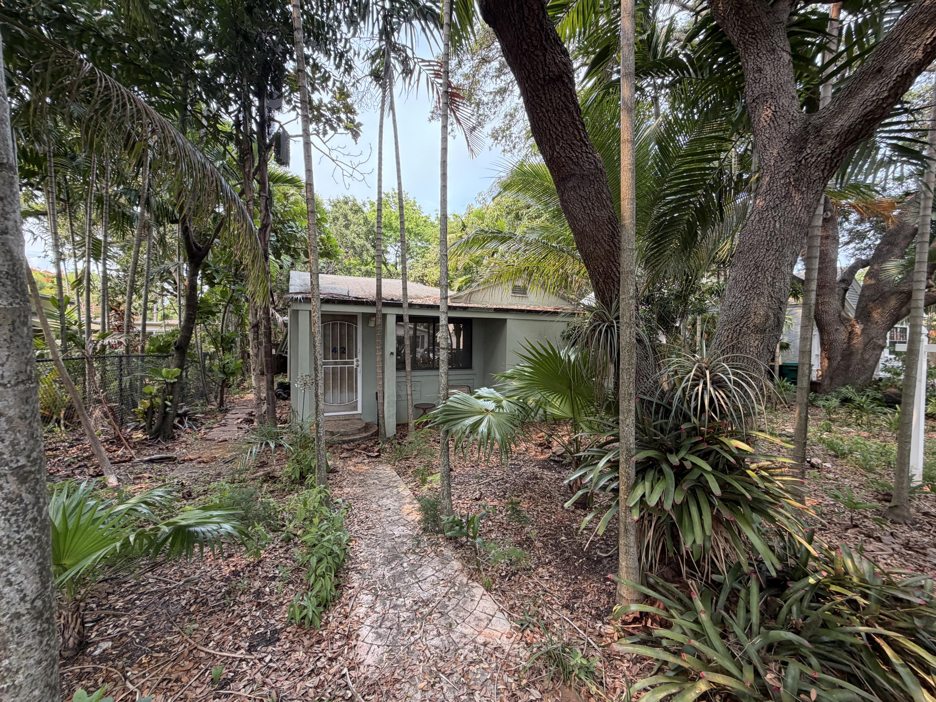 Vendido 42 SW 6th Street, Dania Beach, FL 33004, Dania Beach, FL 33004