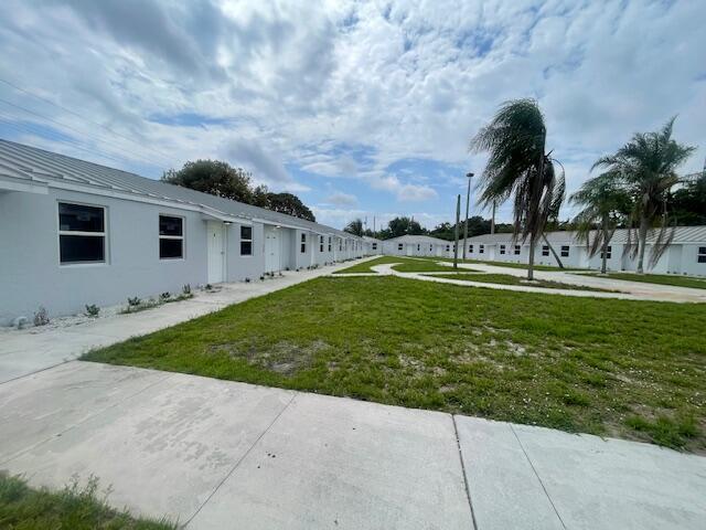 Foto de propiedad en 4393 Windsor Avenue 12, West Palm Beach, FL 33407 West Palm Beach con MLS# 