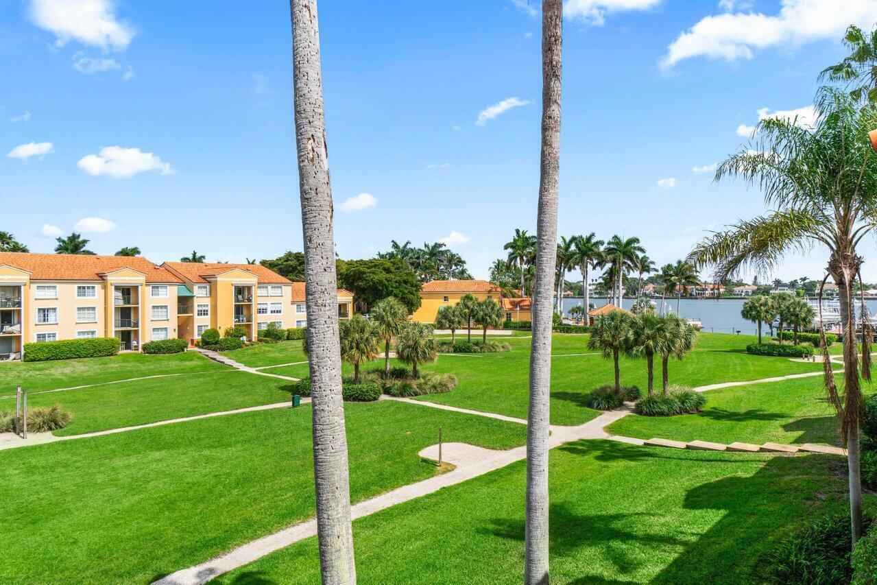 Foto de propiedad en 157 Yacht Club Way, Hypoluxo, FL 33462 Hypoluxo con MLS# 