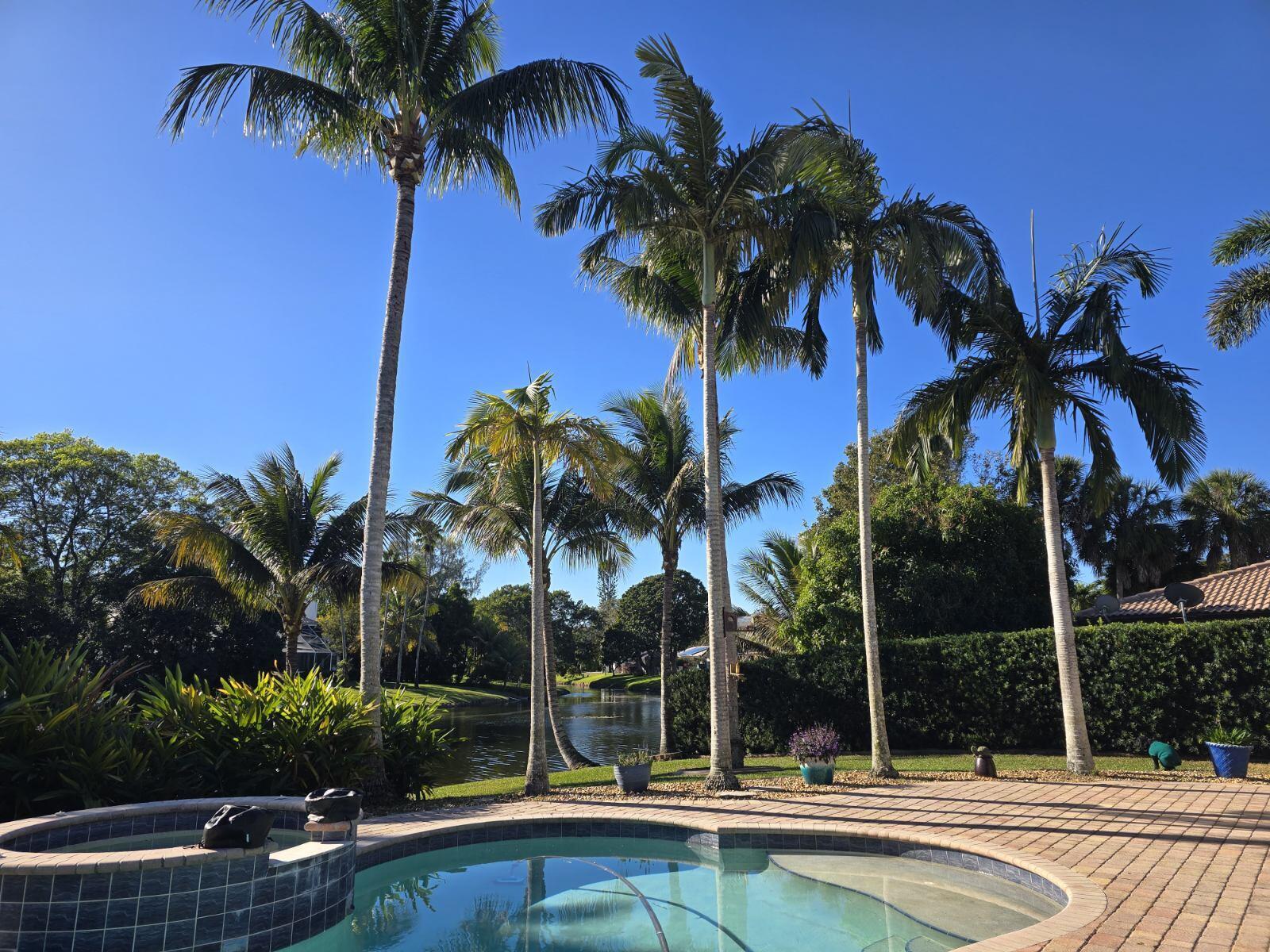 Foto de propiedad en 2017 NW 102nd Terrace, Coral Springs, FL 33071 Coral Springs con MLS# 