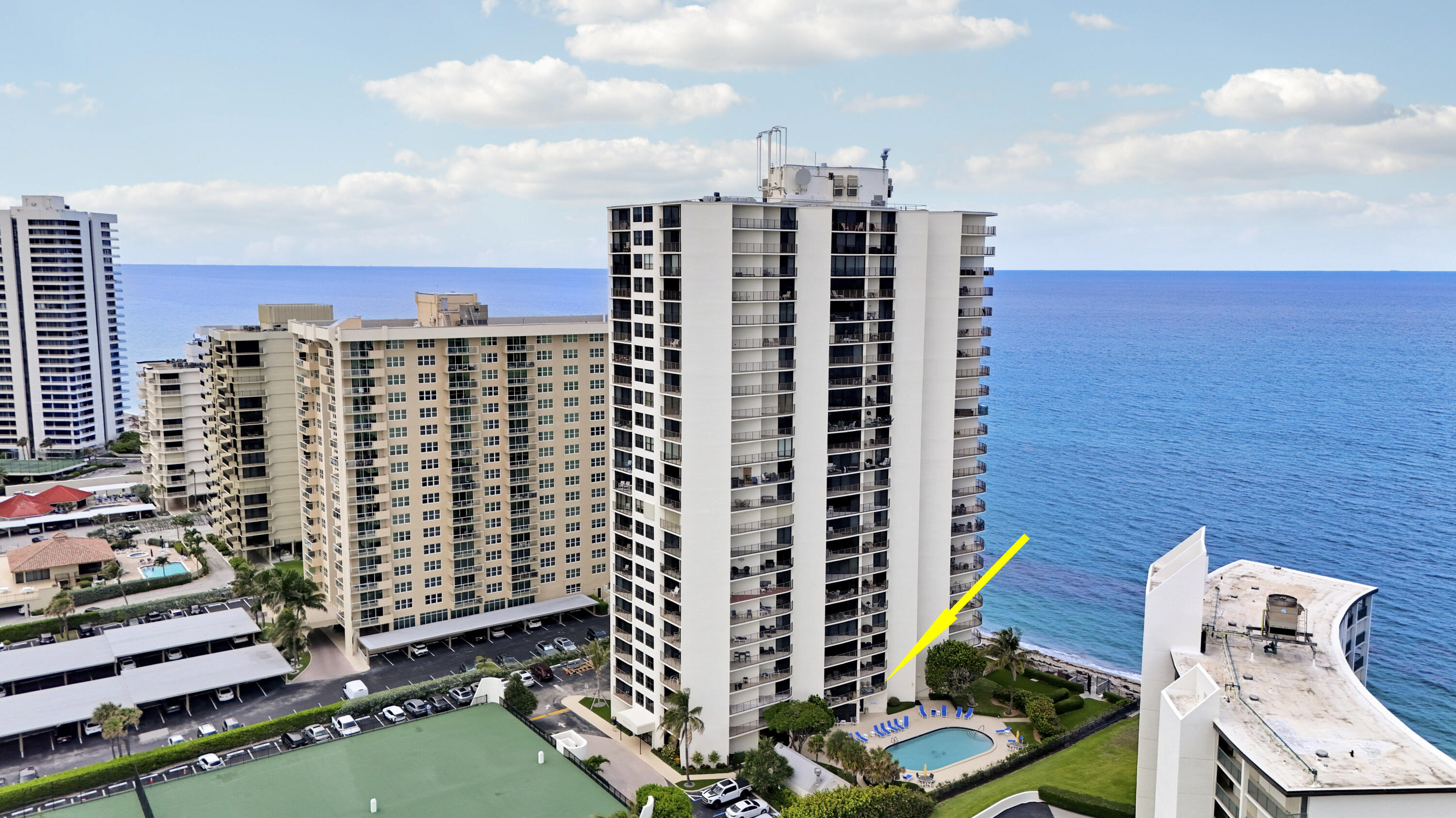 Foto de propiedad en 5420 N Ocean Drive 204, Singer Island, FL 33404 Singer Island con MLS# 