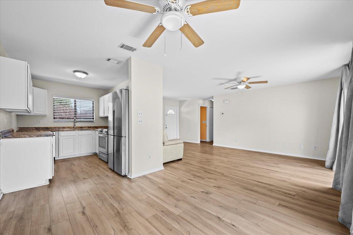 Foto de propiedad en 2261 SE Pear Lane, Port St. Lucie, FL 34952 Port St. Lucie con MLS# 