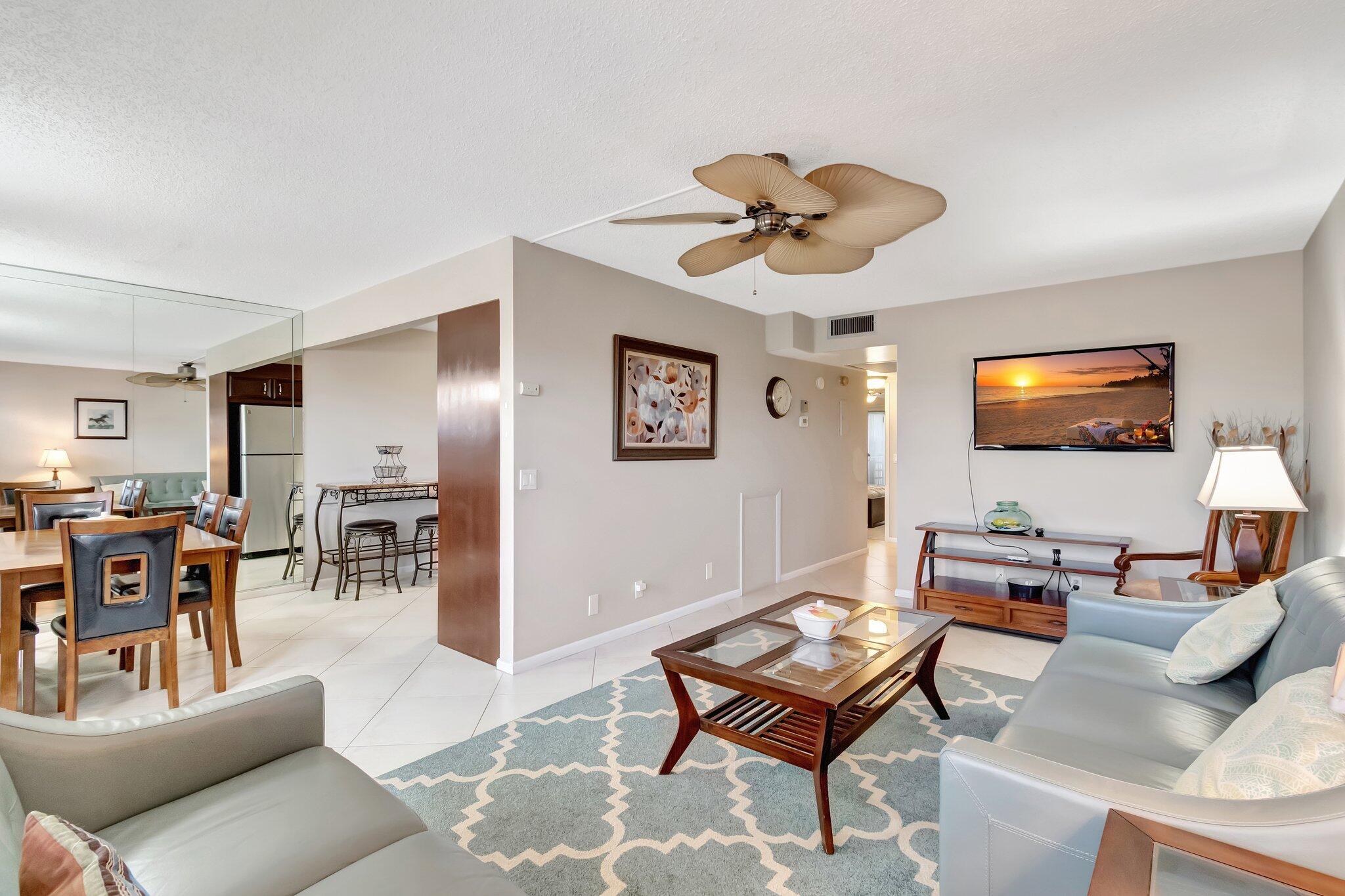 Foto de propiedad en 4049 Wolverton C, Boca Raton, FL 33434 Boca Raton con MLS# 