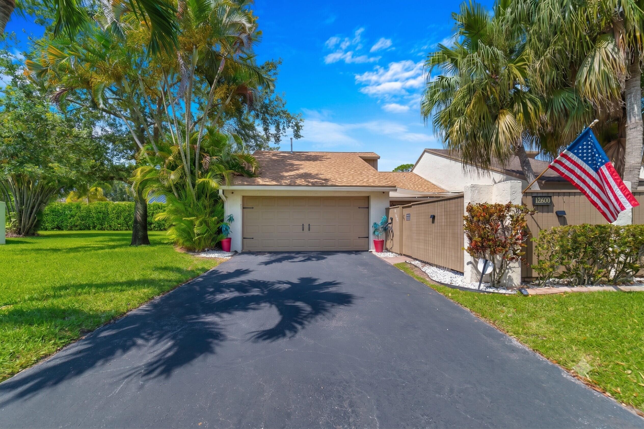 Foto de propiedad en 12600 Shady Pines Court, Wellington, FL 33414 Wellington con MLS# 