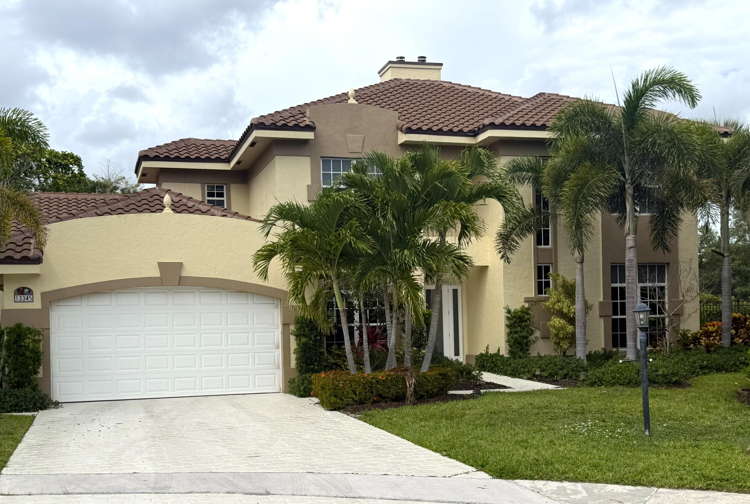 13345 Miles Standish Port, Crystal Pointe