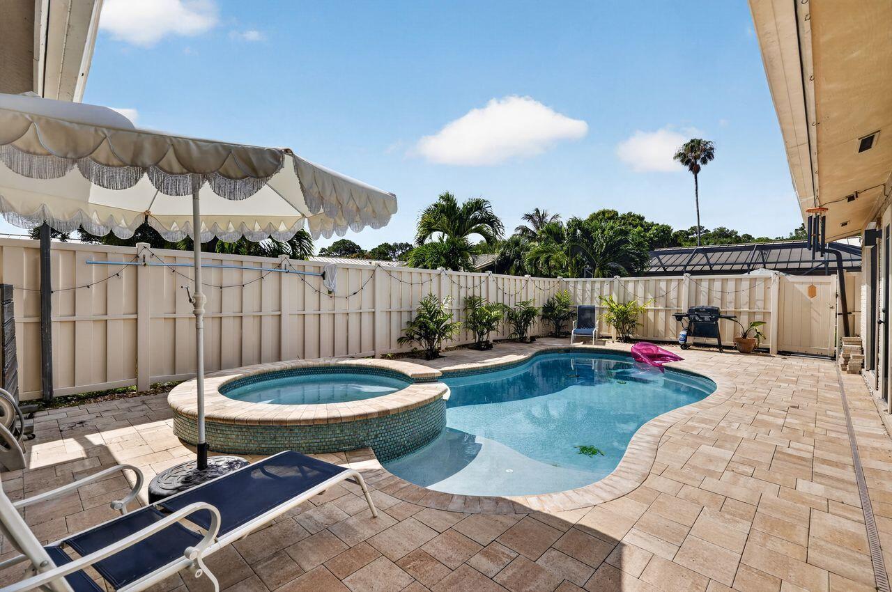 Foto de propiedad en 5378 Eagle Lake Drive, Palm Beach Gardens, FL 33418 Palm Beach Gardens con MLS# 