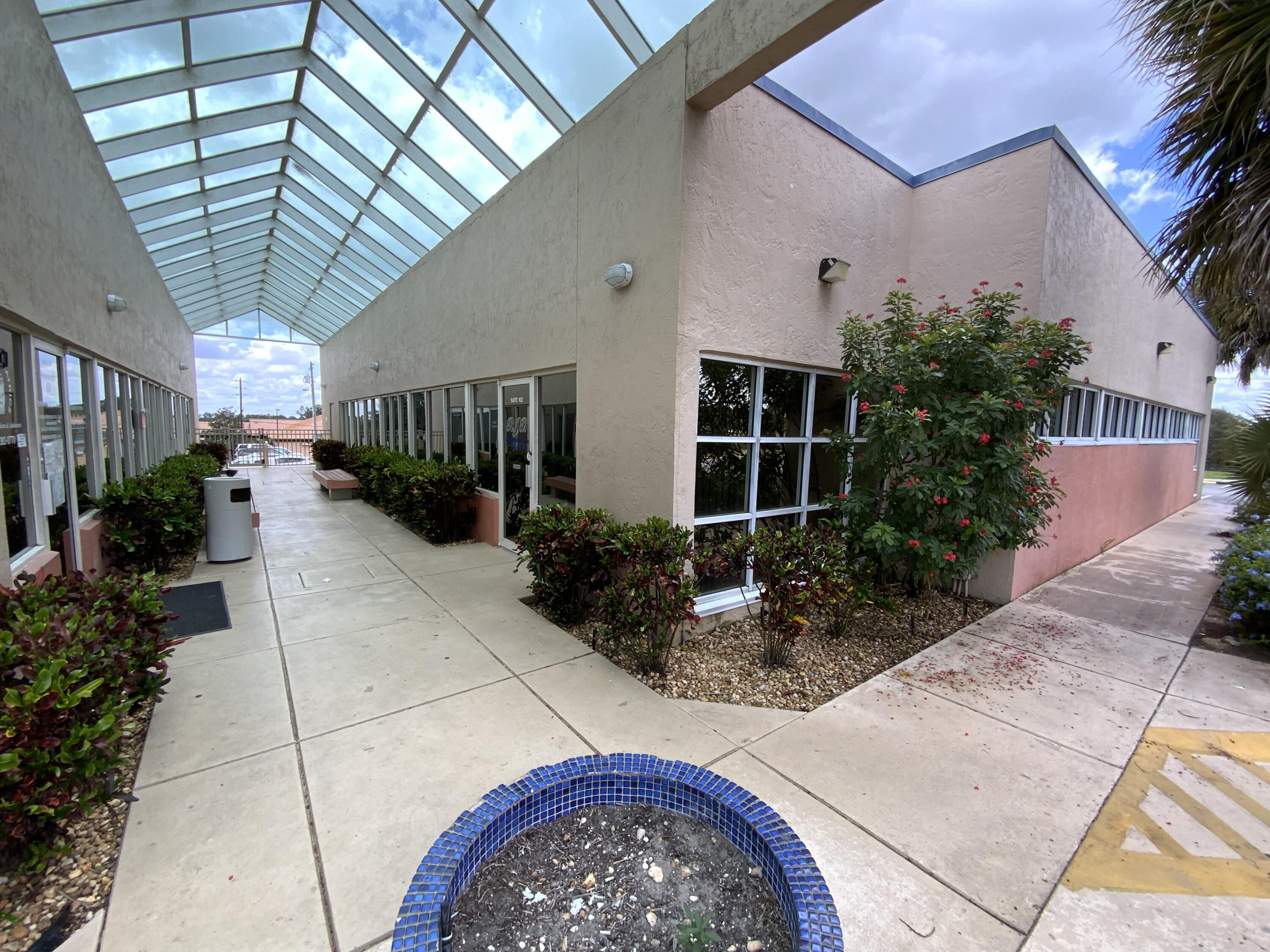 Foto de propiedad en 3205 Medical Way, Sebring, FL 33870 Sebring con MLS# 