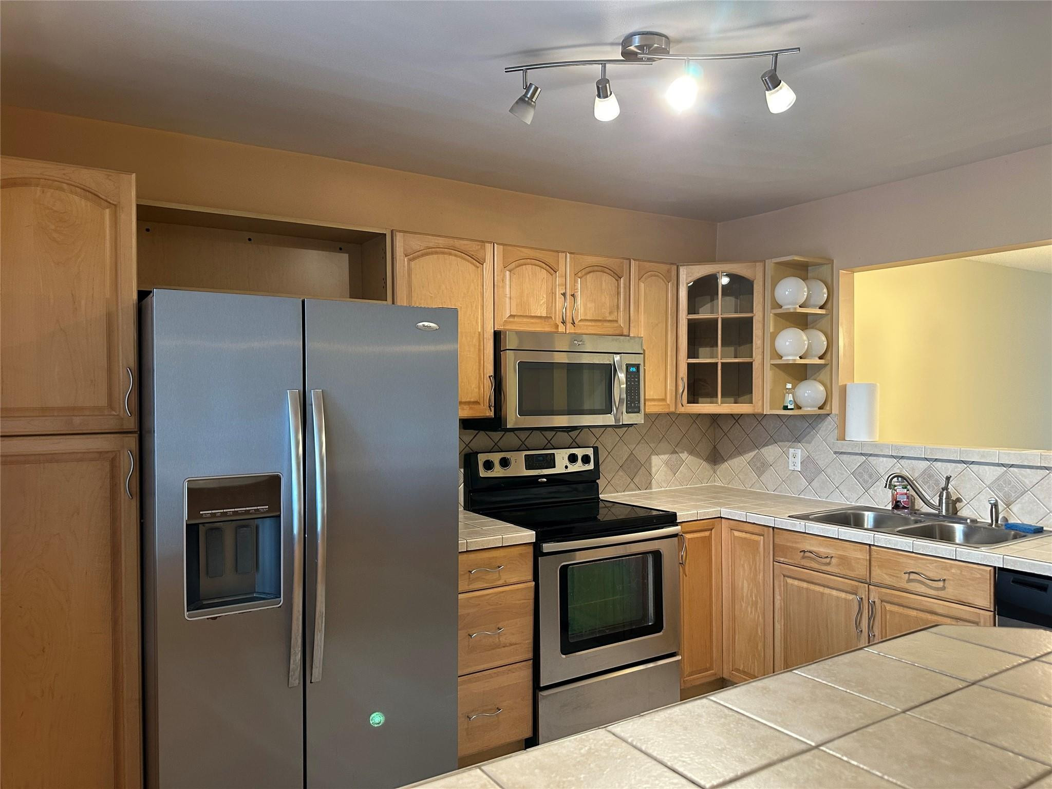 Foto de propiedad en 310 Racquet Club Road 103, Weston, FL 33326 Weston con MLS# 