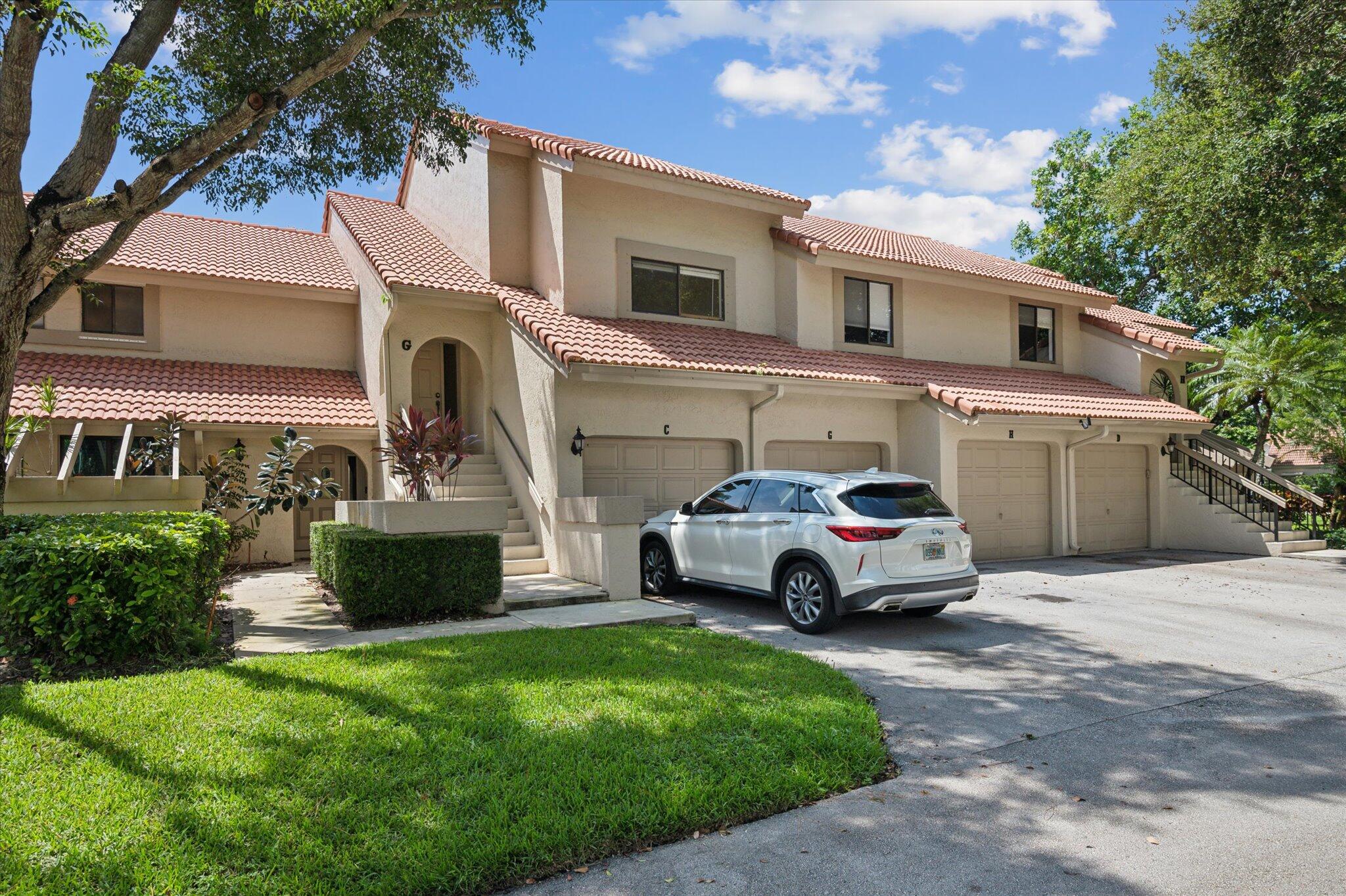 Foto de propiedad en 5750 Coach House Circle G, Boca Raton, FL 33486 Boca Raton con MLS# 