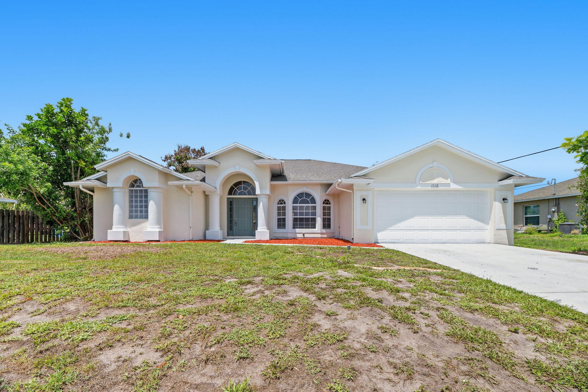 Foto de propiedad en 1118 SW Del Rio Boulevard, Port St. Lucie, FL 34953 Port St. Lucie con MLS# 