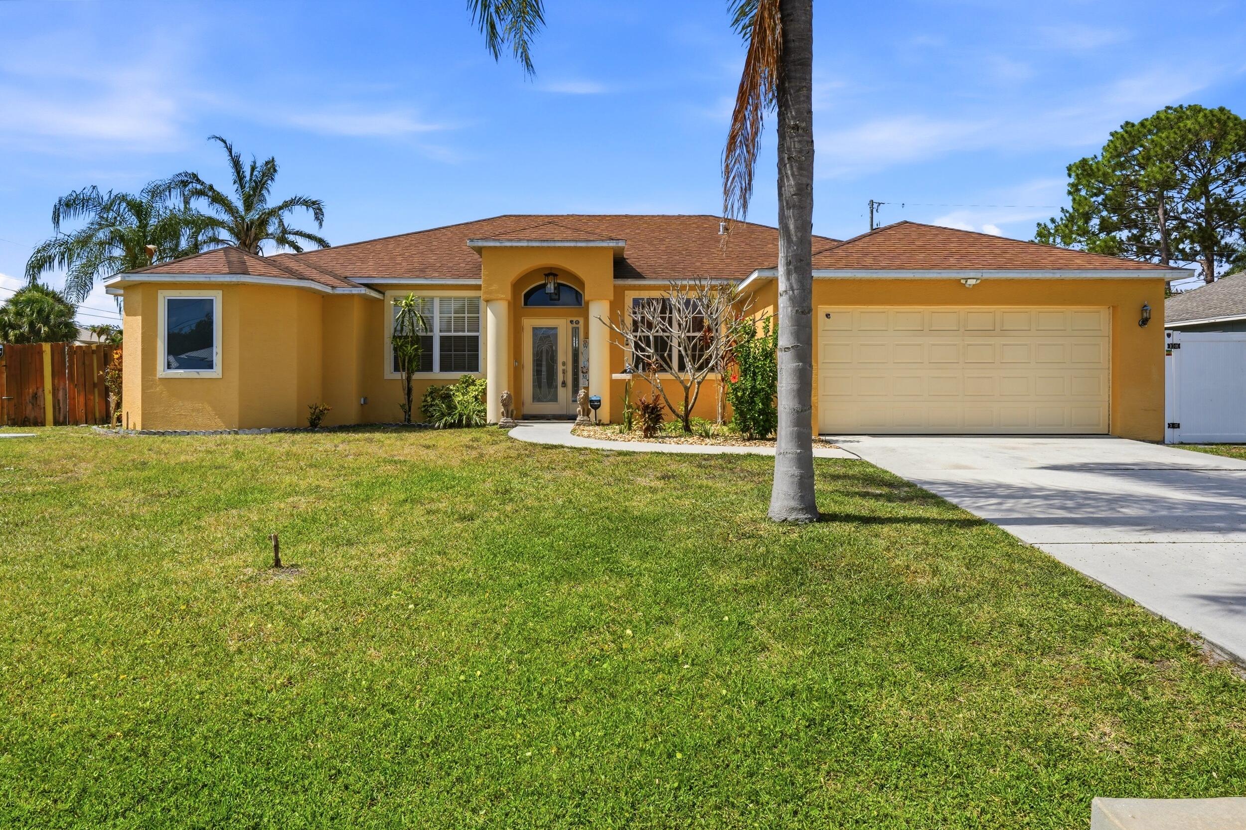 Foto de propiedad en 1202 SW San Esteban Avenue, Port St. Lucie, FL 34953 Port St. Lucie con MLS# 