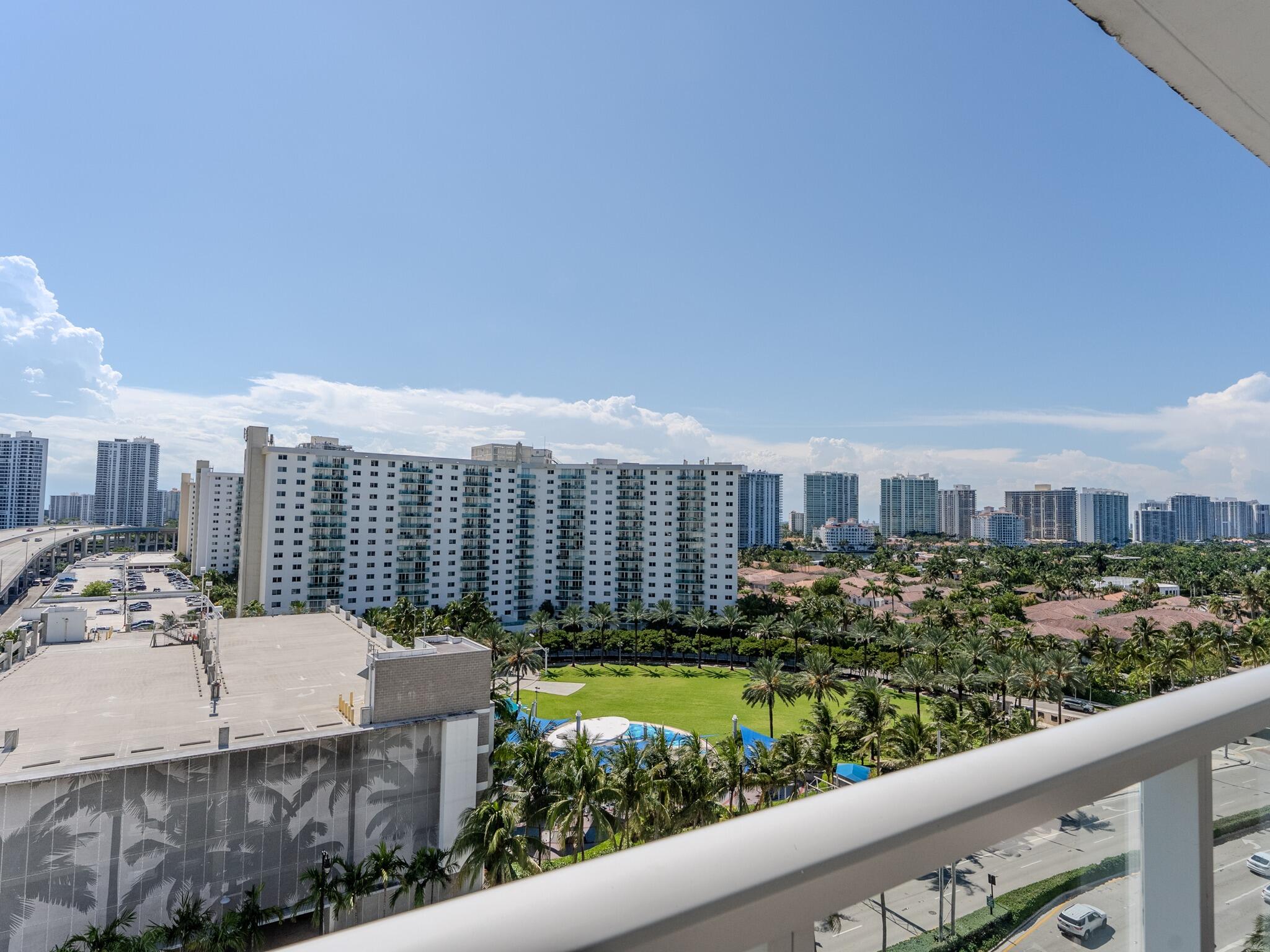 Foto de propiedad en 19201 Collins Avenue 1038, Sunny Isles Beach, FL 33160 Sunny Isles Beach con MLS# 