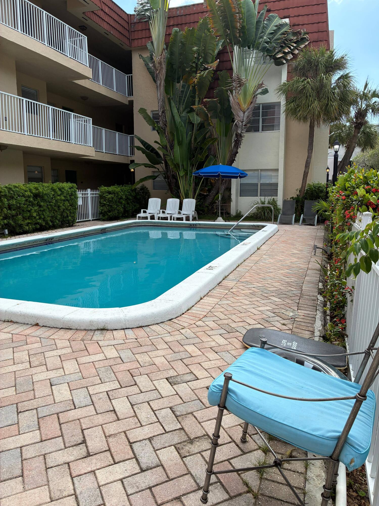 Alquilada 1300 Moffett Street 209, Hallandale Beach, FL 33009, Hallandale Beach, FL 33009