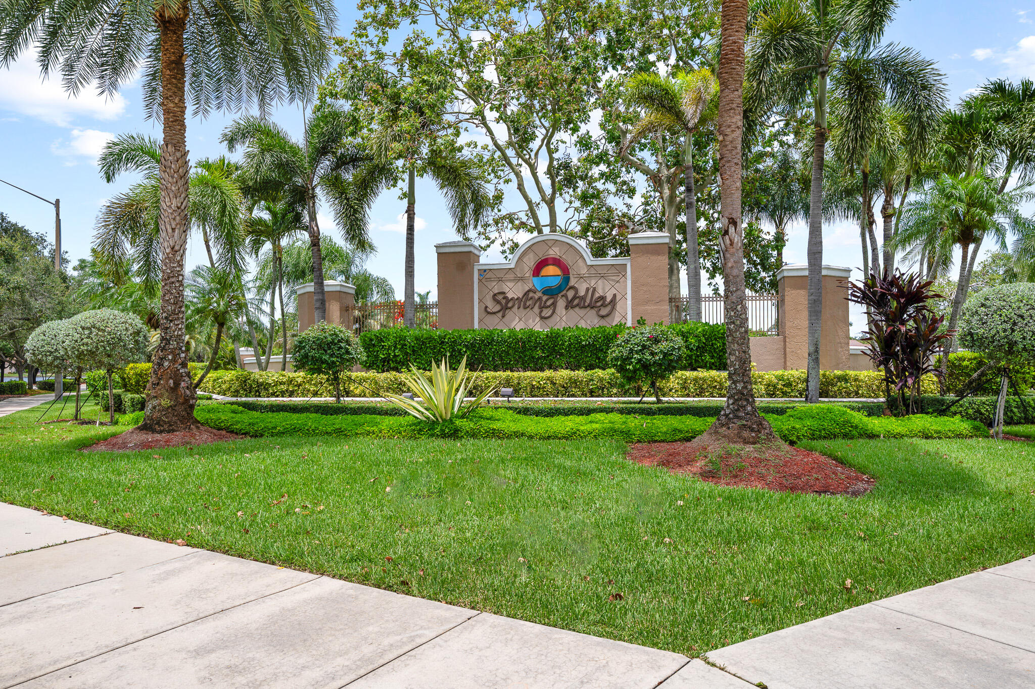 Foto de propiedad en 16146 NW 14th Court, Pembroke Pines, FL 33028 Pembroke Pines con MLS# 