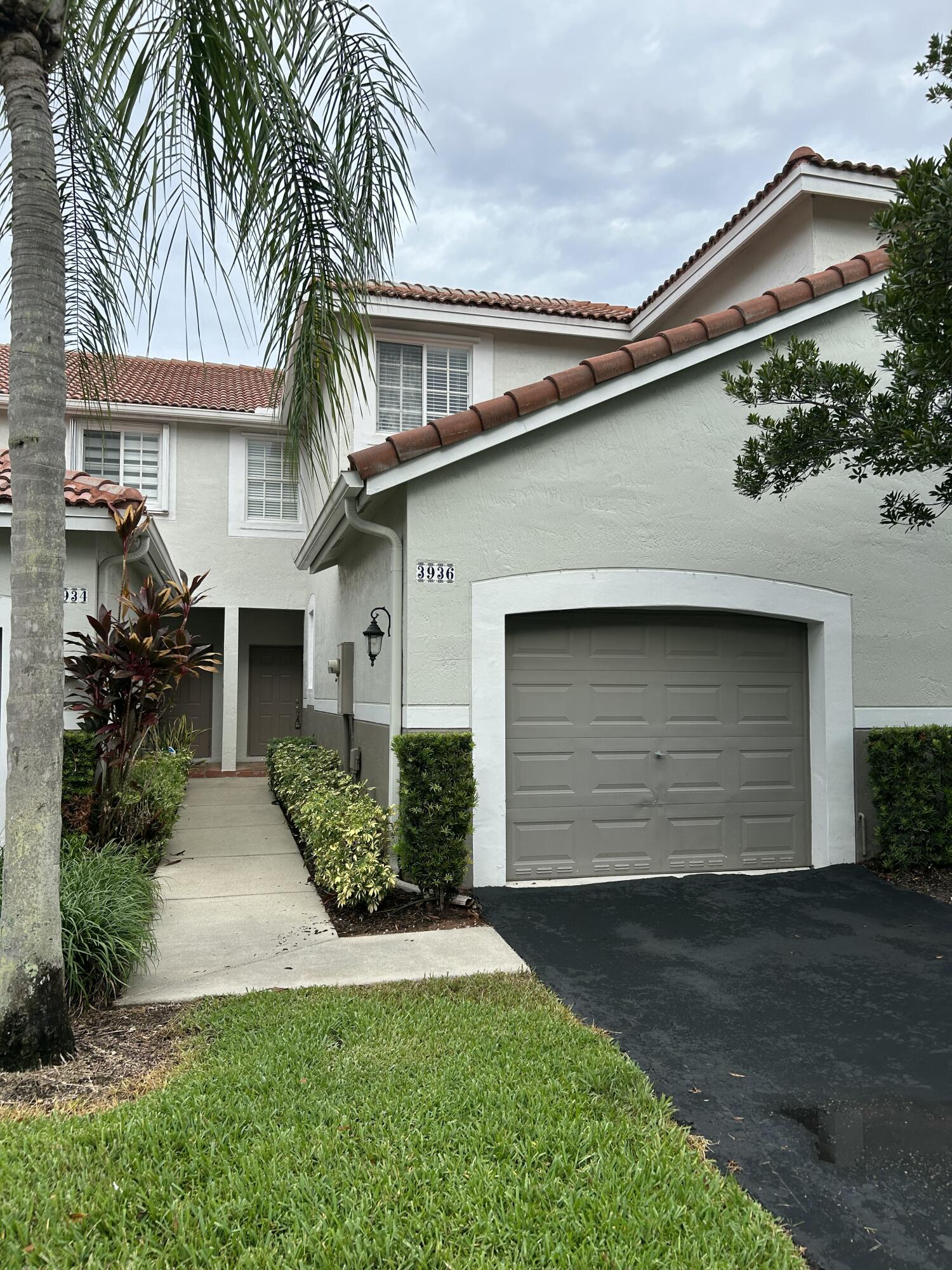 Foto de propiedad en 3936 San Simeon Lane 3936, Weston, FL 33331 Weston con MLS# 