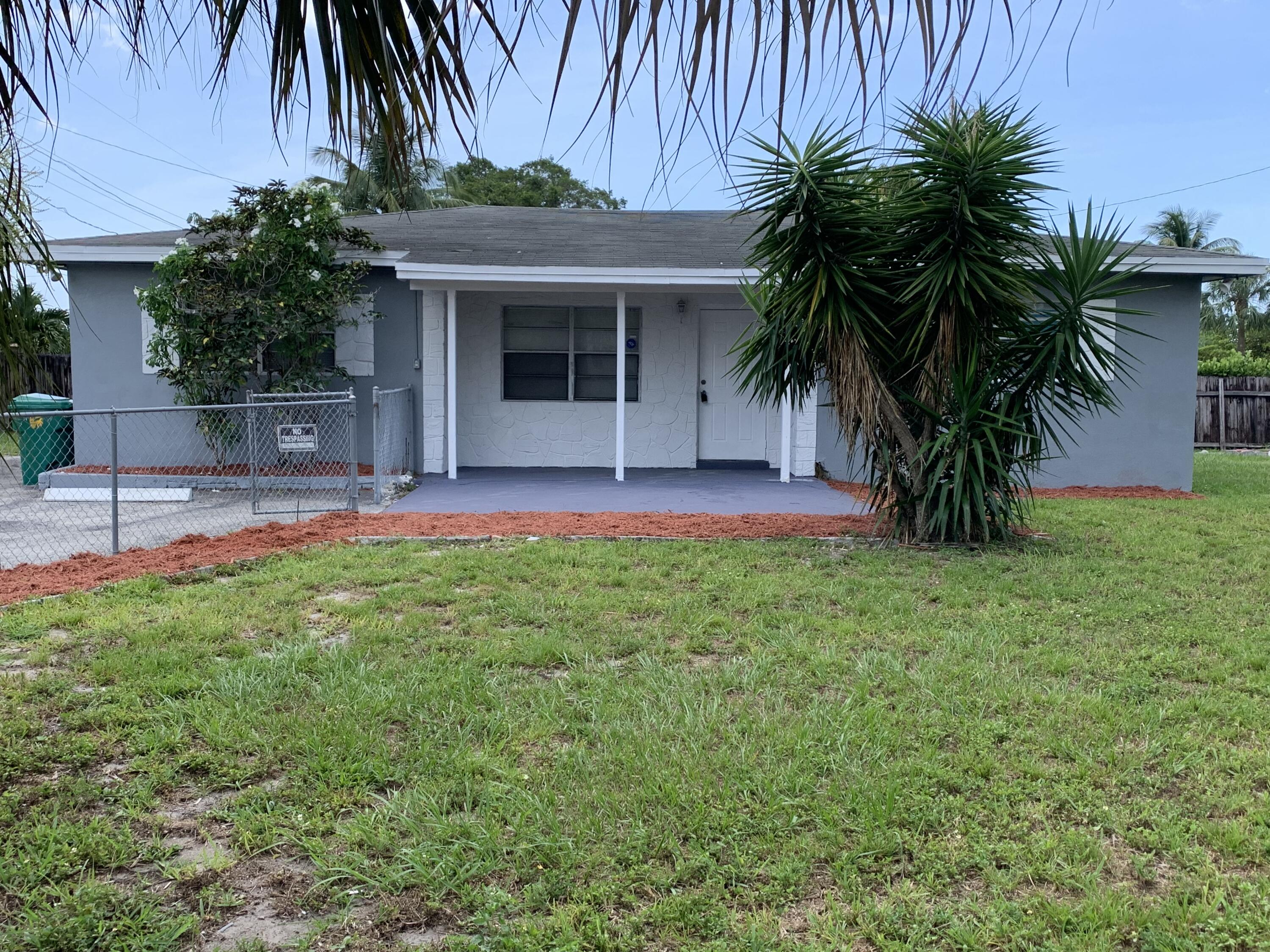Foto de propiedad en 240 NW 38th Avenue, Lauderhill, FL 33311 Lauderhill con MLS# 