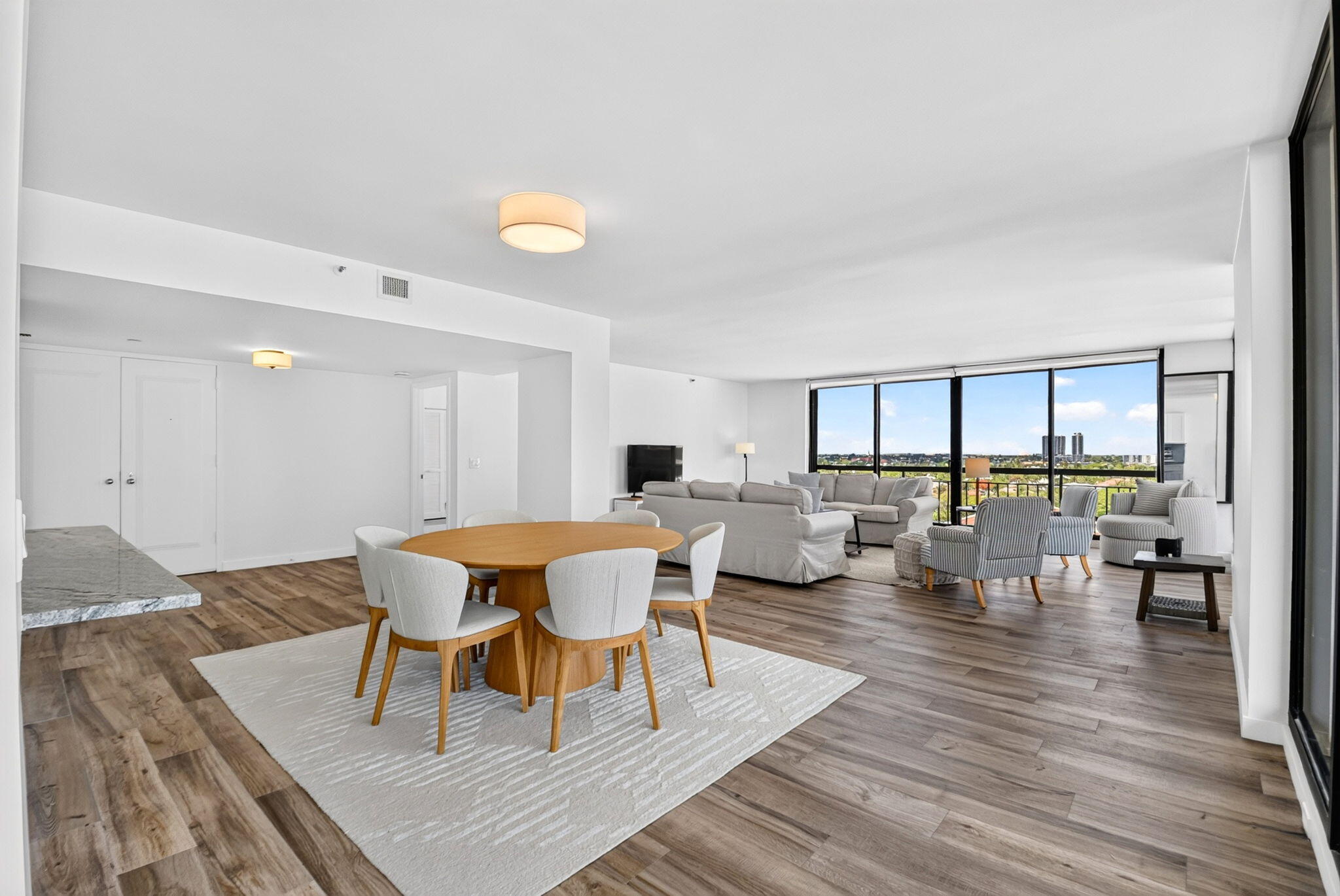 Foto de propiedad en 4000 N Ocean Drive 703, Singer Island, FL 33404 Singer Island con MLS# 