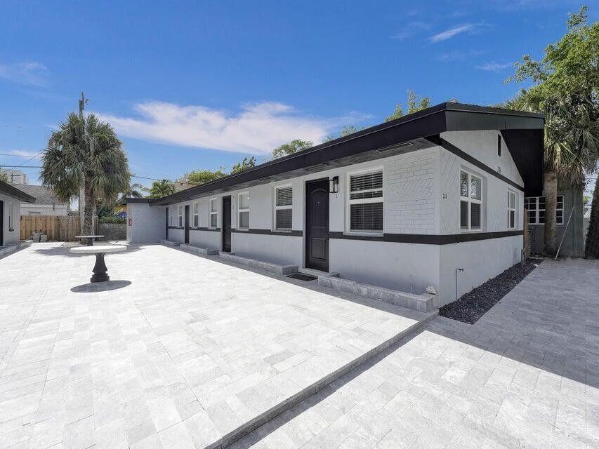 Foto de propiedad en 332 Walton Boulevard, West Palm Beach, FL 33405 West Palm Beach con MLS# 