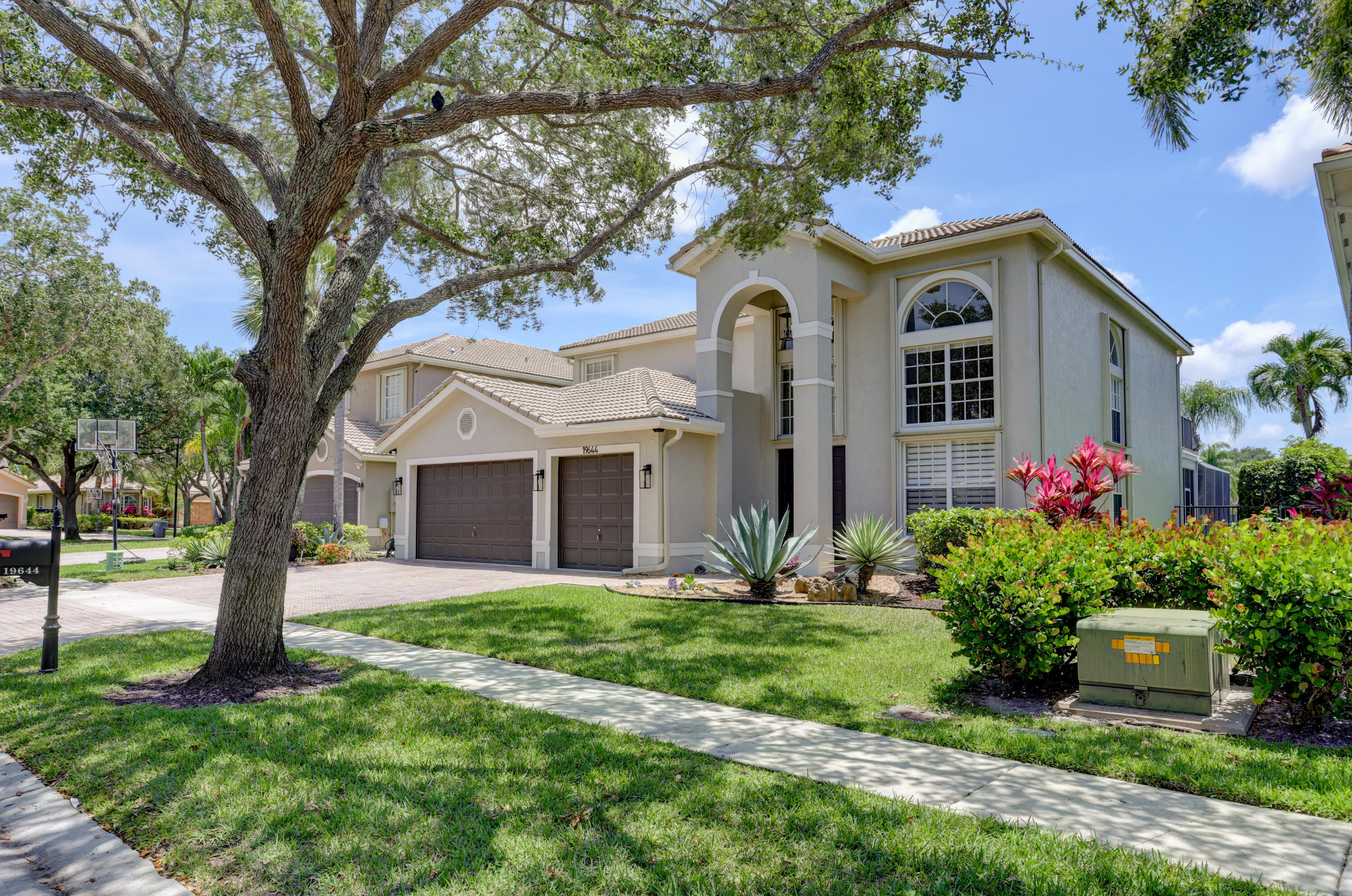 Foto de propiedad en 19644 Estuary Drive, Boca Raton, FL 33498 Boca Raton con MLS# 