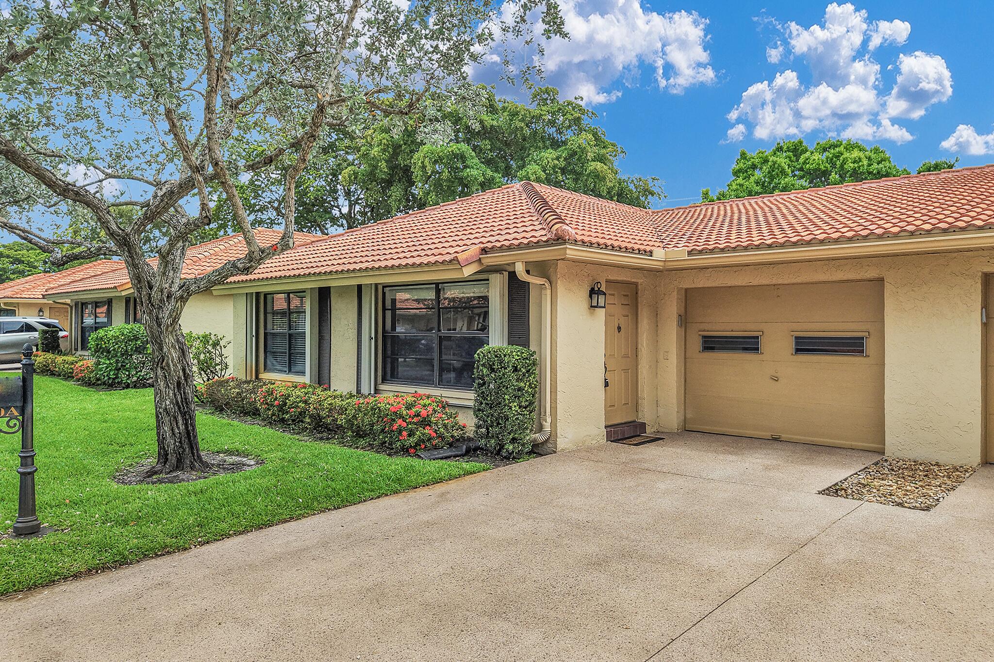 Foto de propiedad en 4450 Nutmeg Tree Lane A, Boynton Beach, FL 33436 Boynton Beach con MLS# 