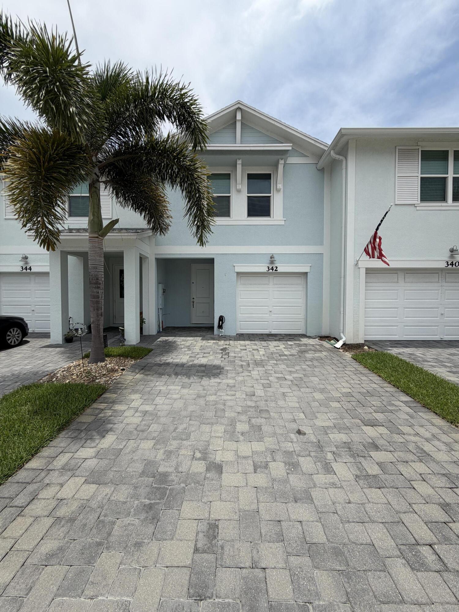 Foto de propiedad en 342 SE Angler Drive, Stuart, FL 34994 Stuart con MLS# 