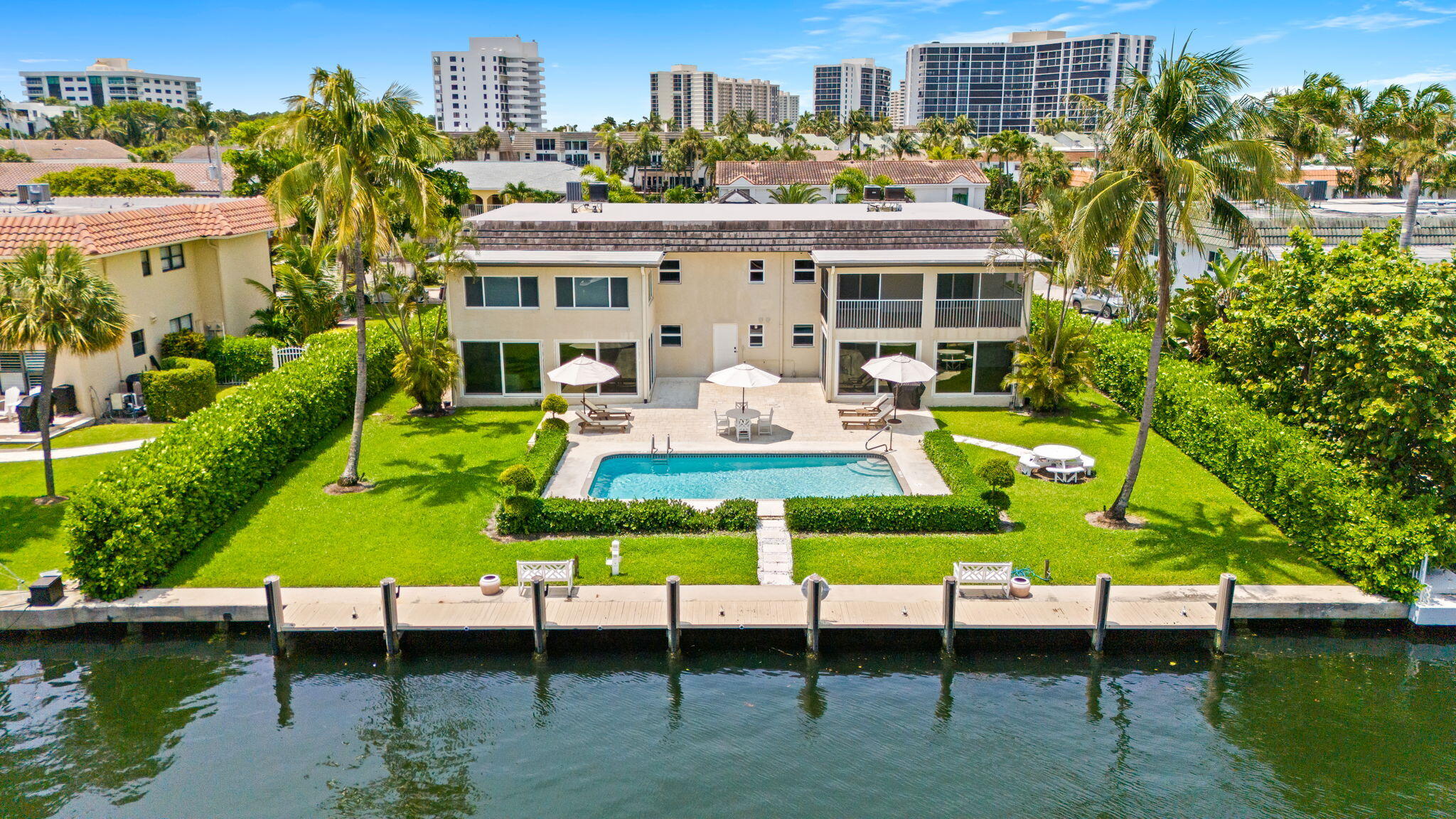 Foto de propiedad en 1105 Bel Air Drive C, Highland Beach, FL 33487 Highland Beach con MLS# 